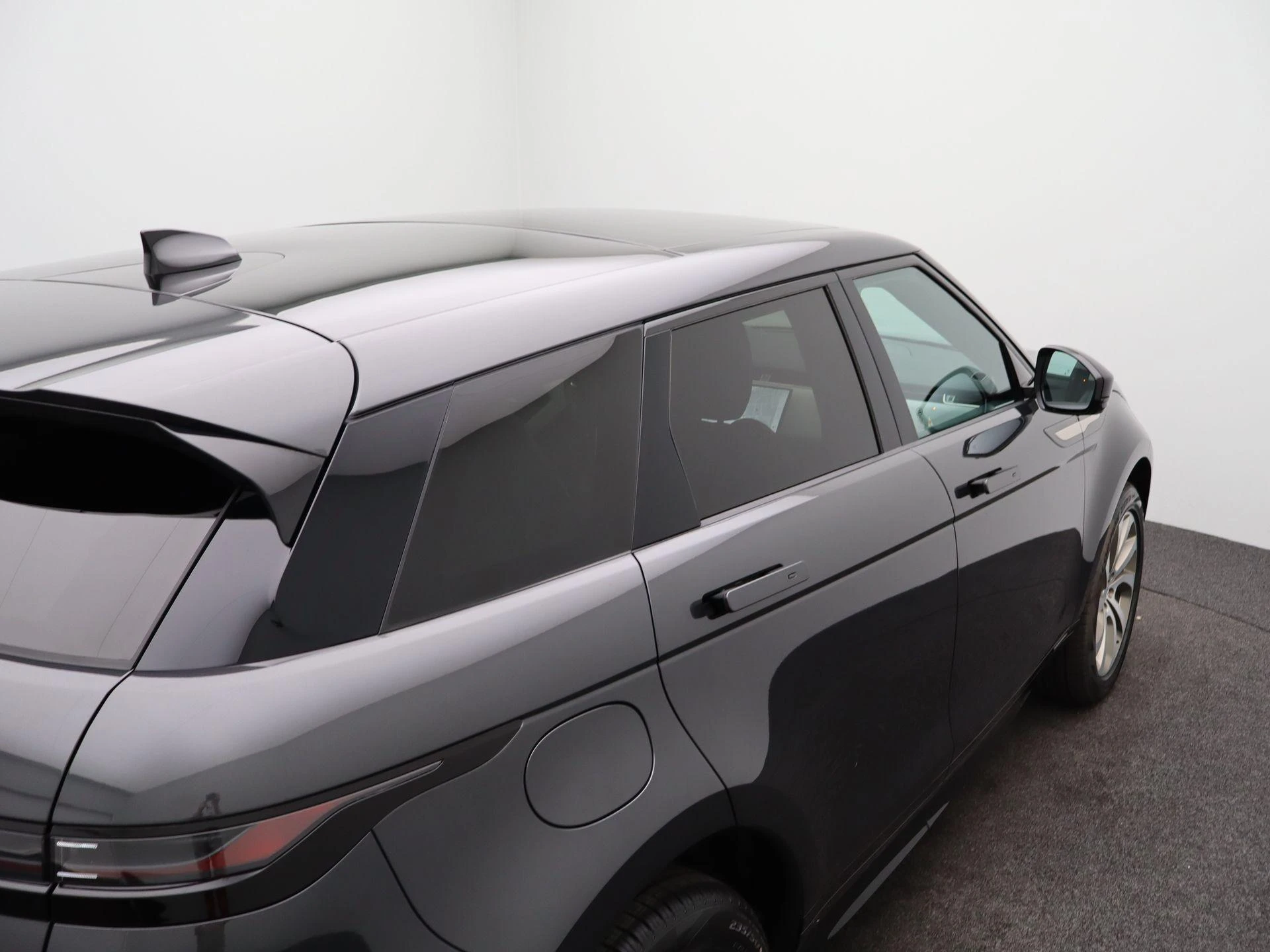 Land Rover-Range Rover Evoque-image-53