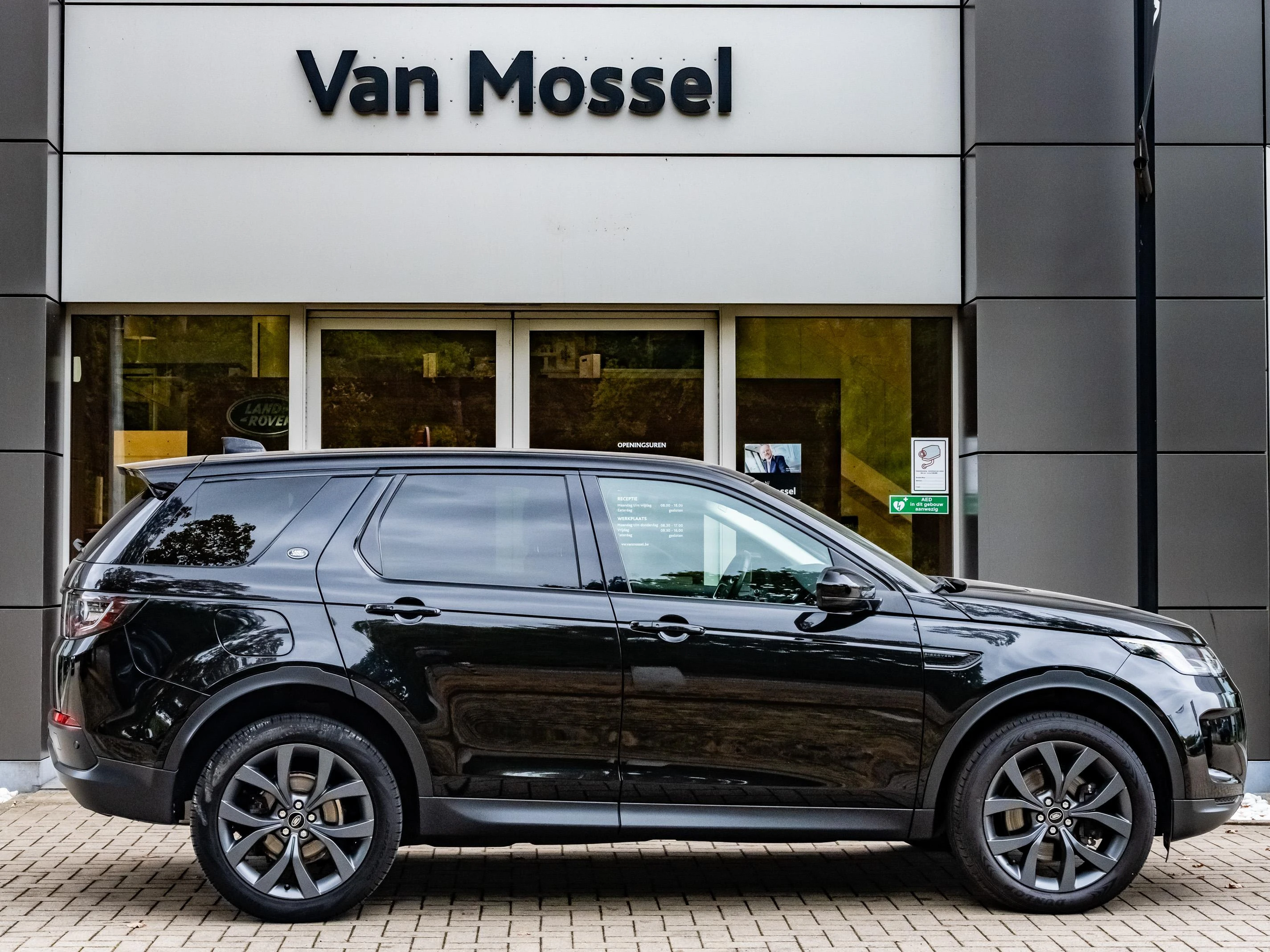 Land Rover-Discovery Sport-image-6