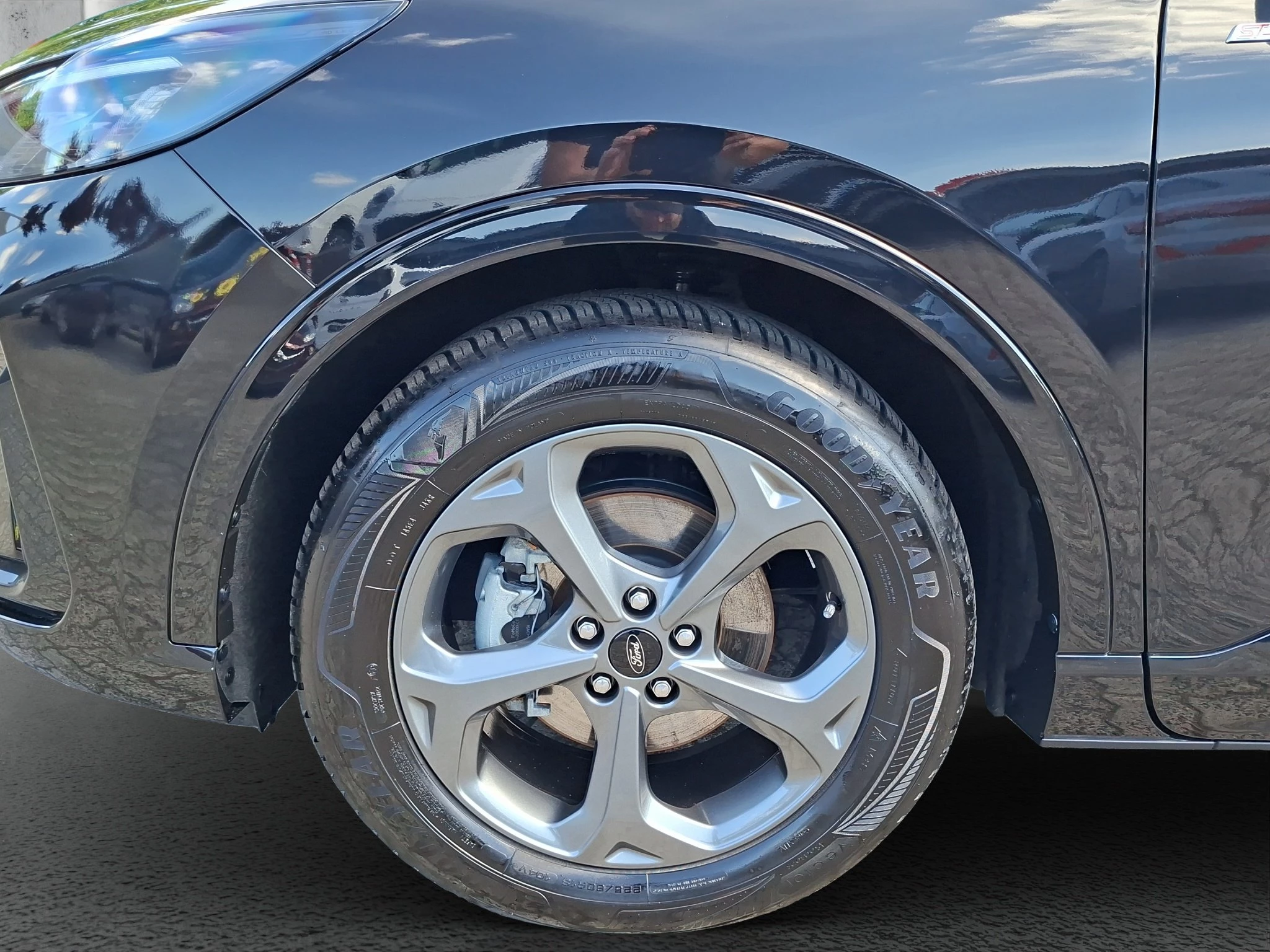 Ford Kuga ST-Line Aut.*PANO*KAM*LED-MATRIX*NAVI*GRA*WINTER-PKT.