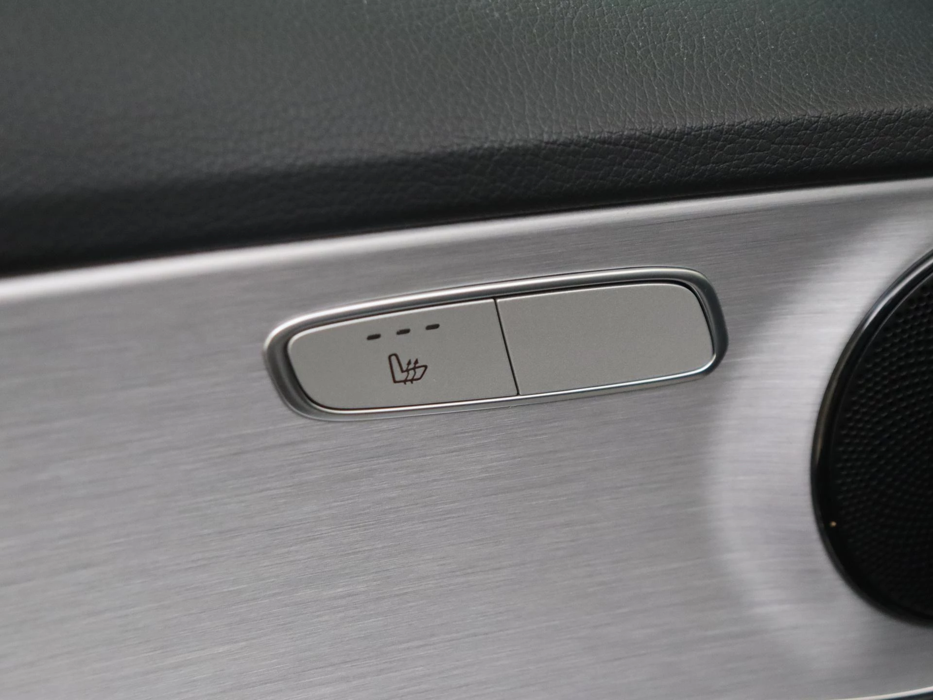 Mercedes-Benz-C-Klasse-image-29