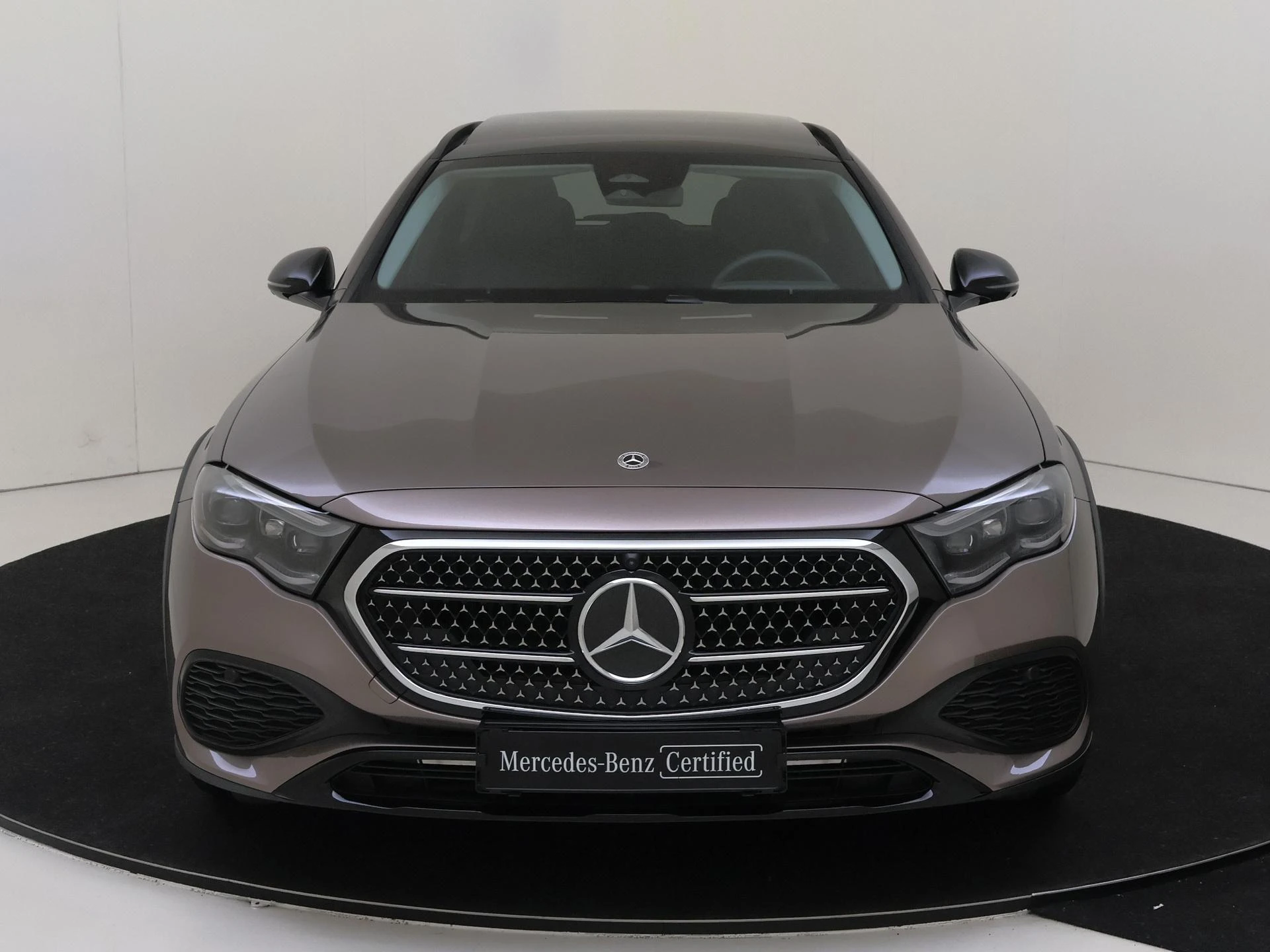 Mercedes-Benz-E-Klasse-image-5