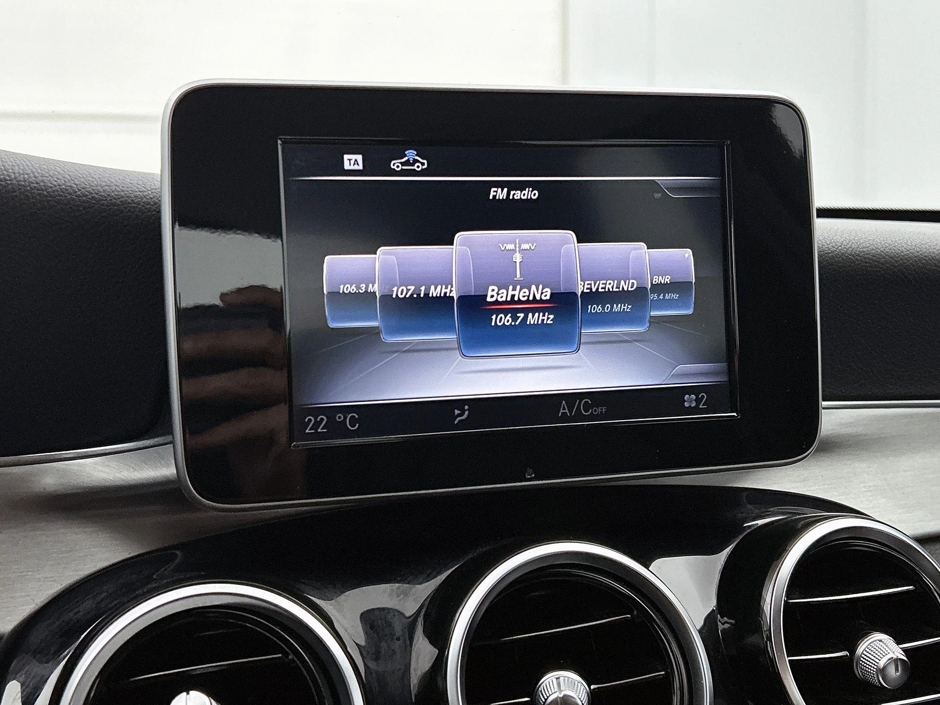 Mercedes-Benz-C-Klasse-image-6