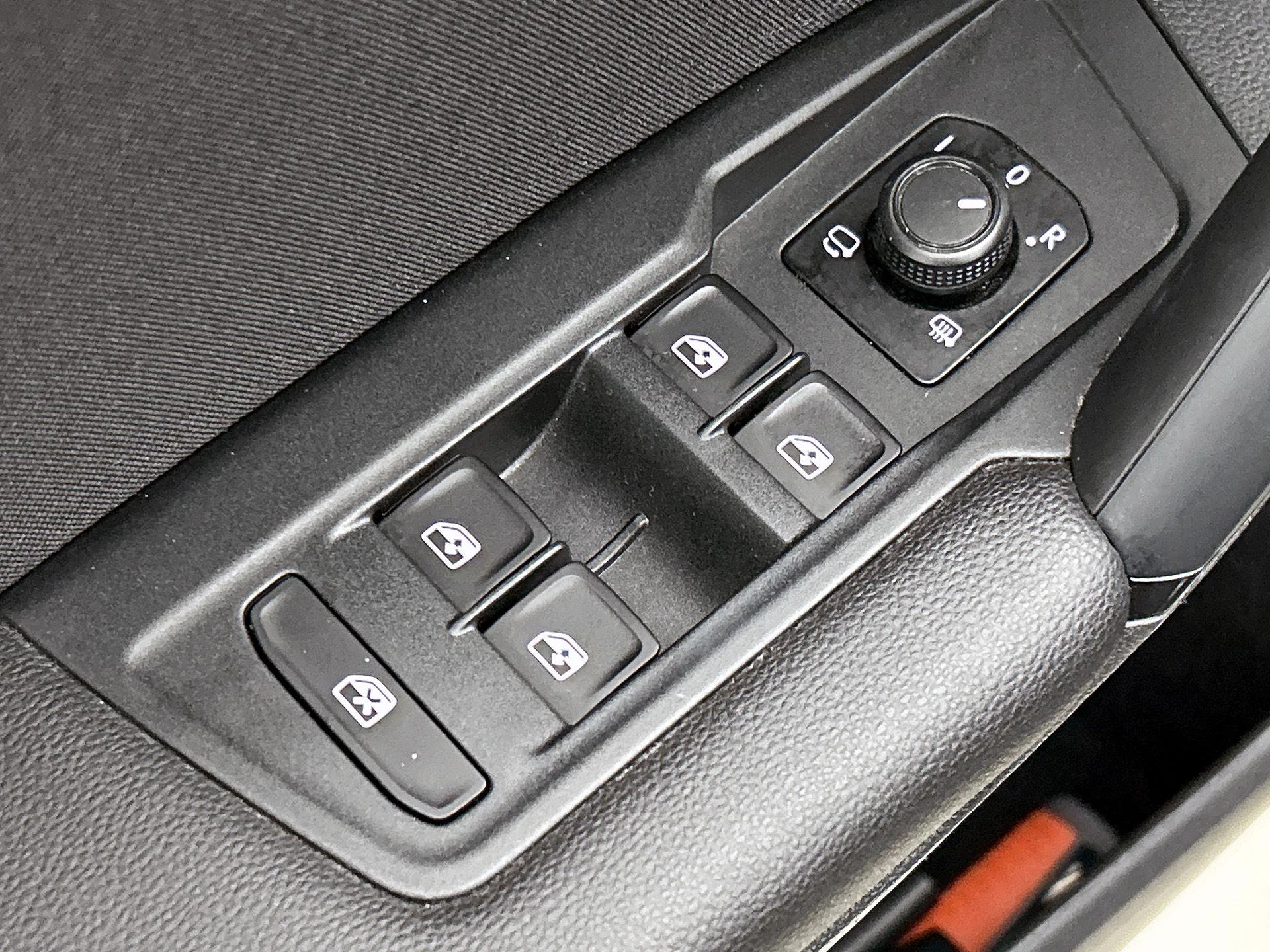 Volkswagen-Tiguan-image-23
