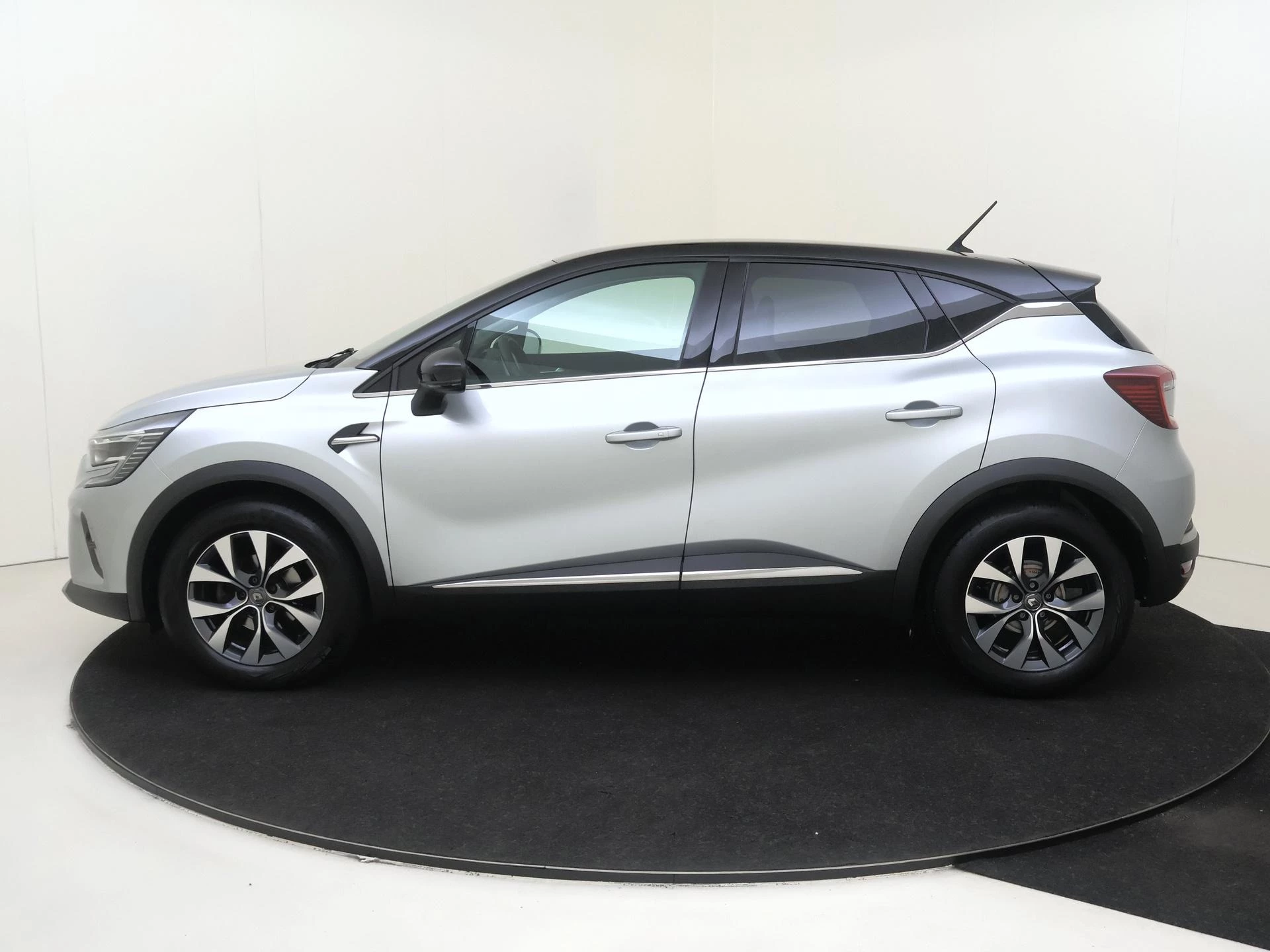 Renault-Captur-image-3