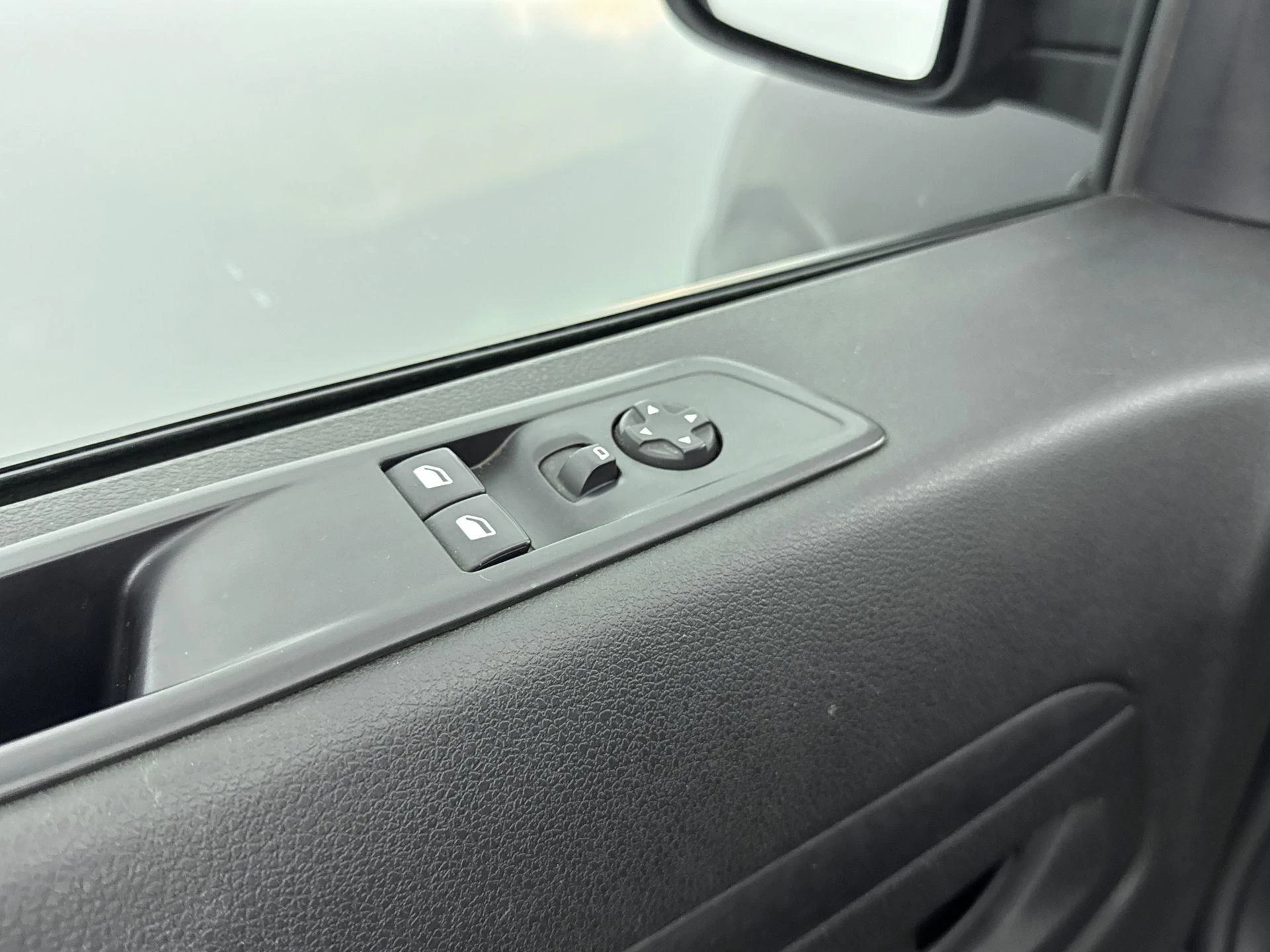 Peugeot-Expert-image-21