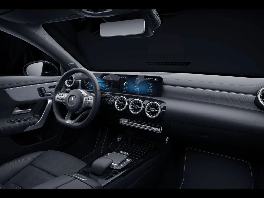 Mercedes-Benz-CLA 250 e-image-12