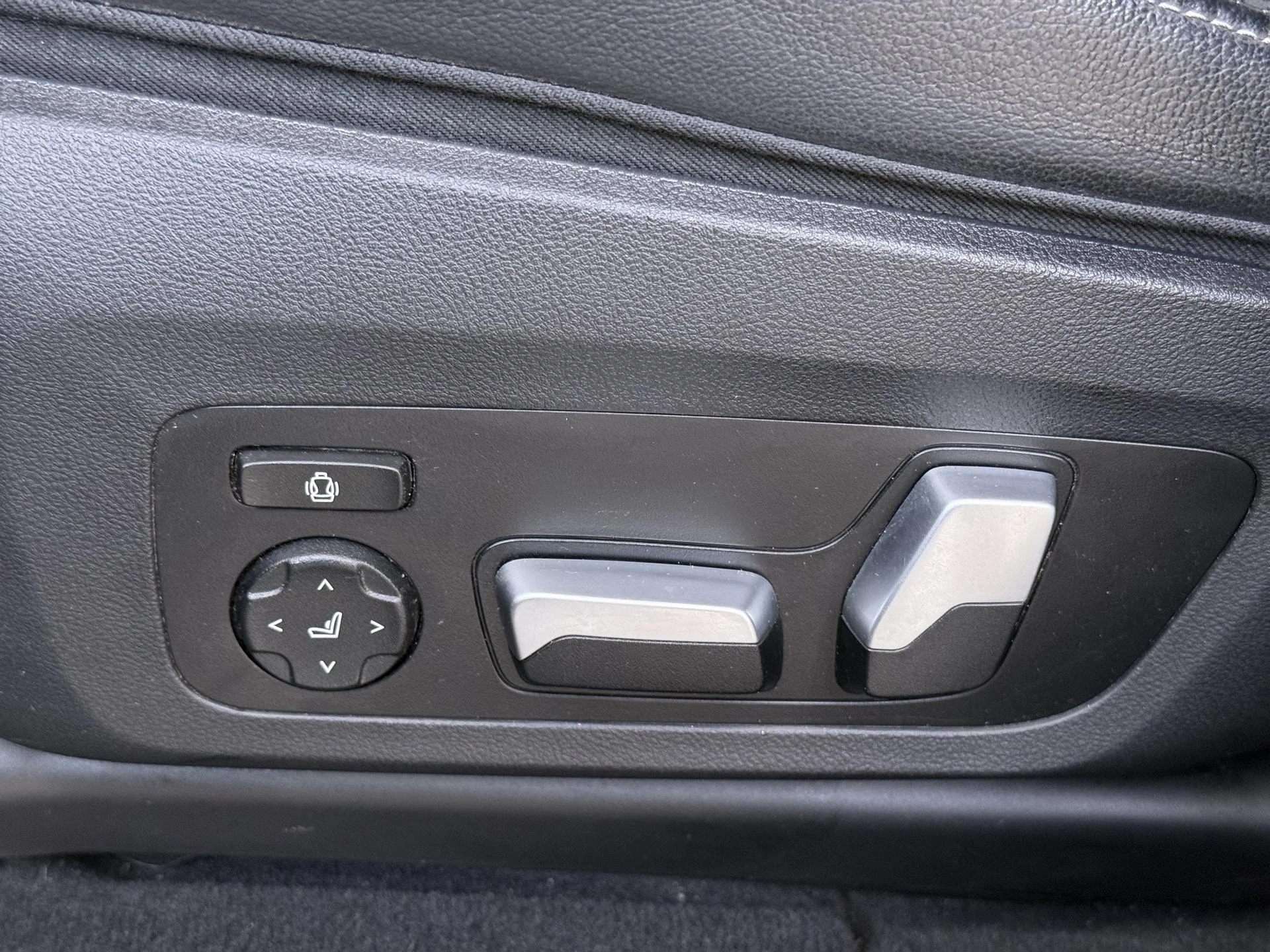 BMW-iX3-image-25