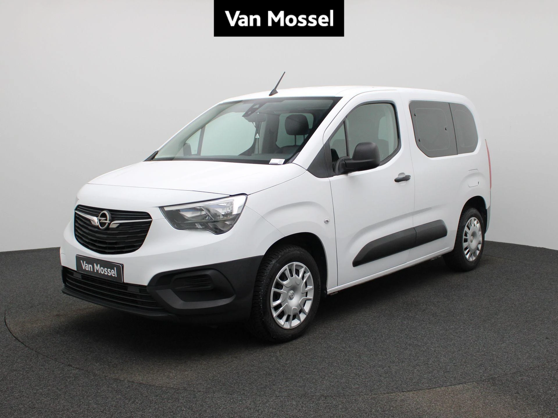 Opel-Combo Life-image-0