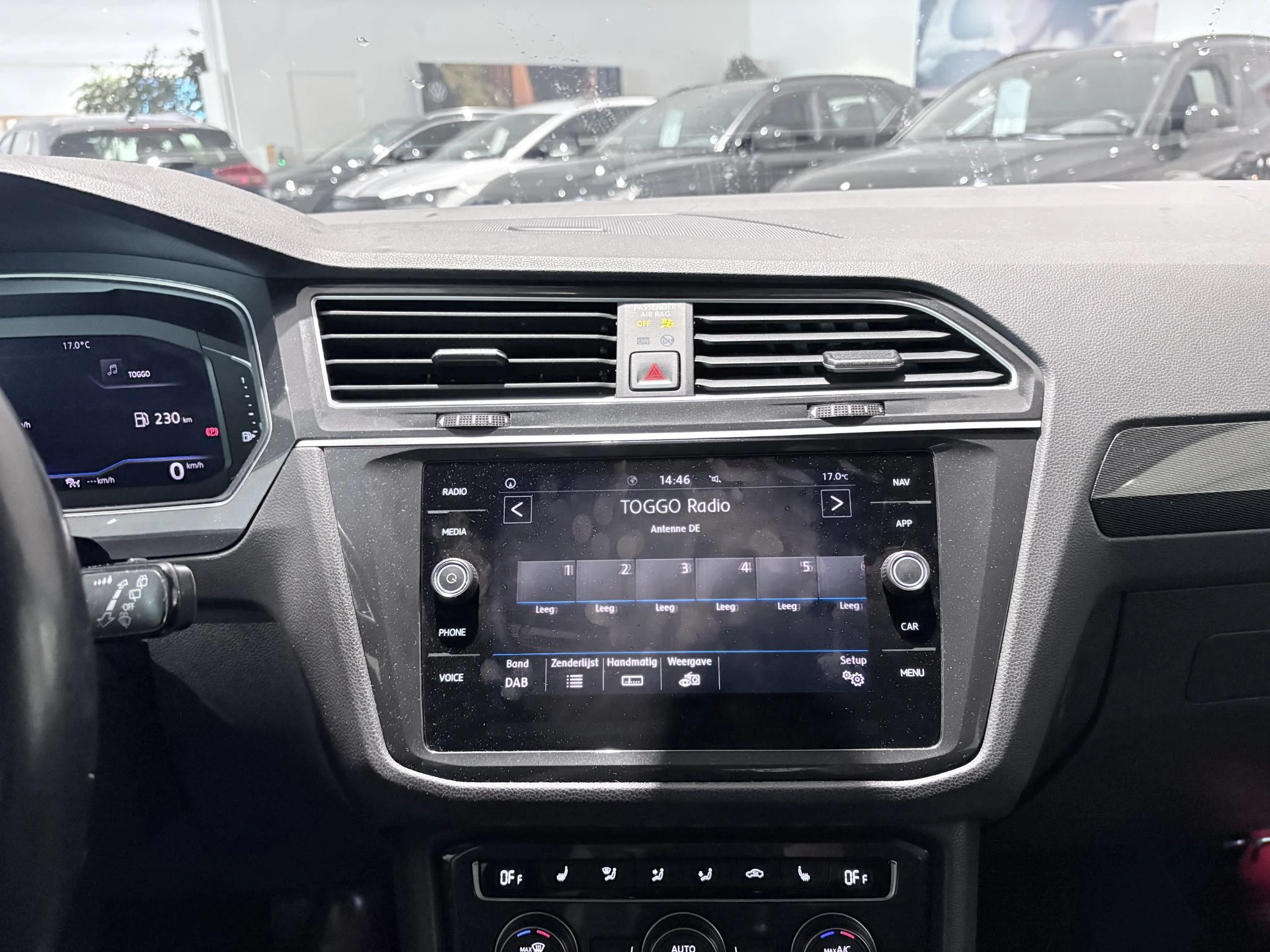 Volkswagen-Tiguan-image-21