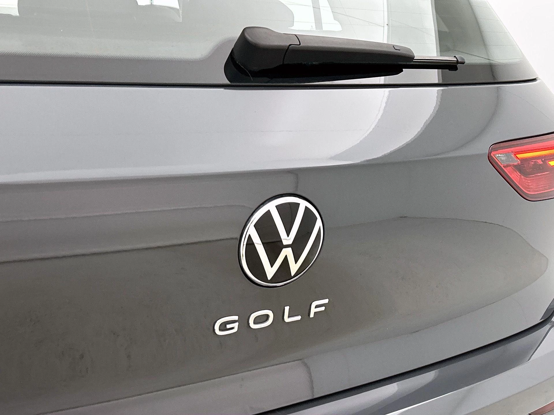 Volkswagen-Golf-image-12