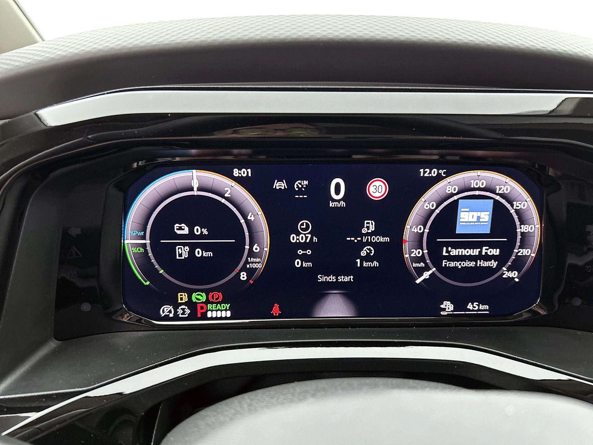 Volkswagen-Multivan-image-21