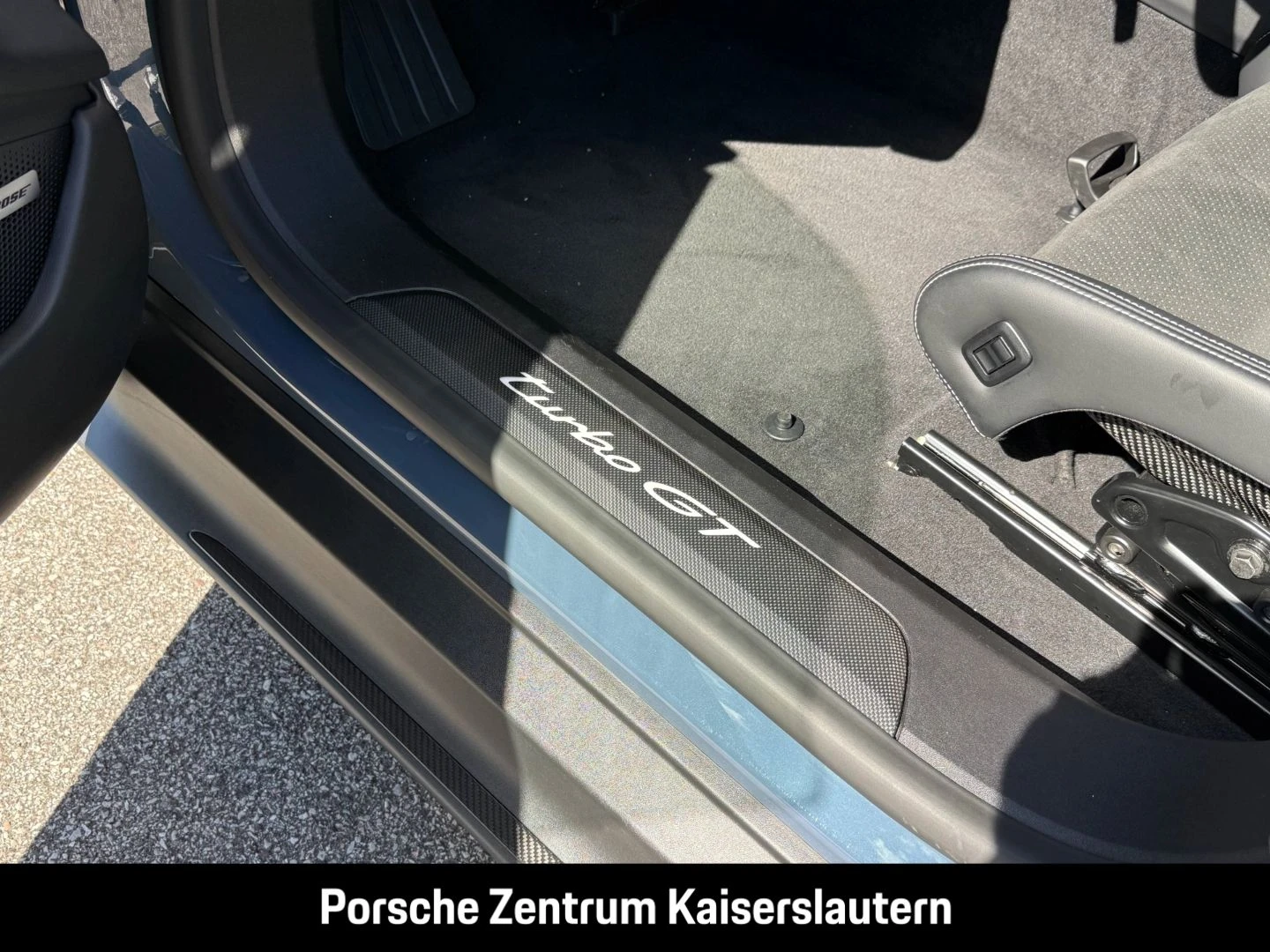 Porsche-Taycan-image-28