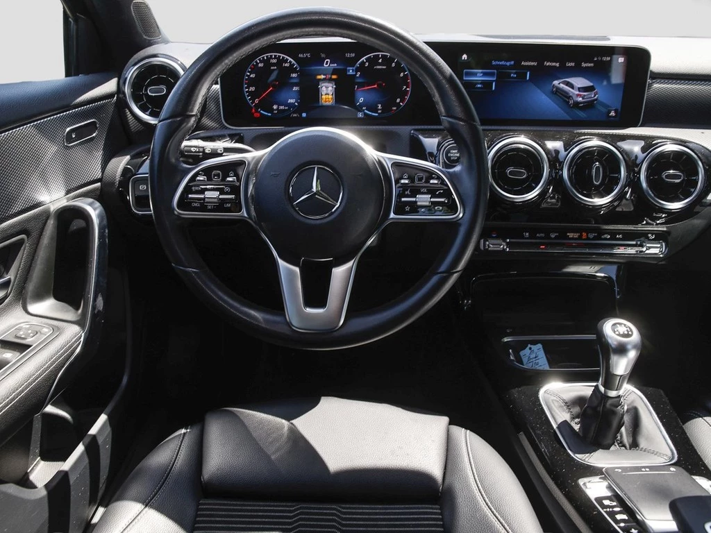 Mercedes-Benz-A-Klasse-image-12