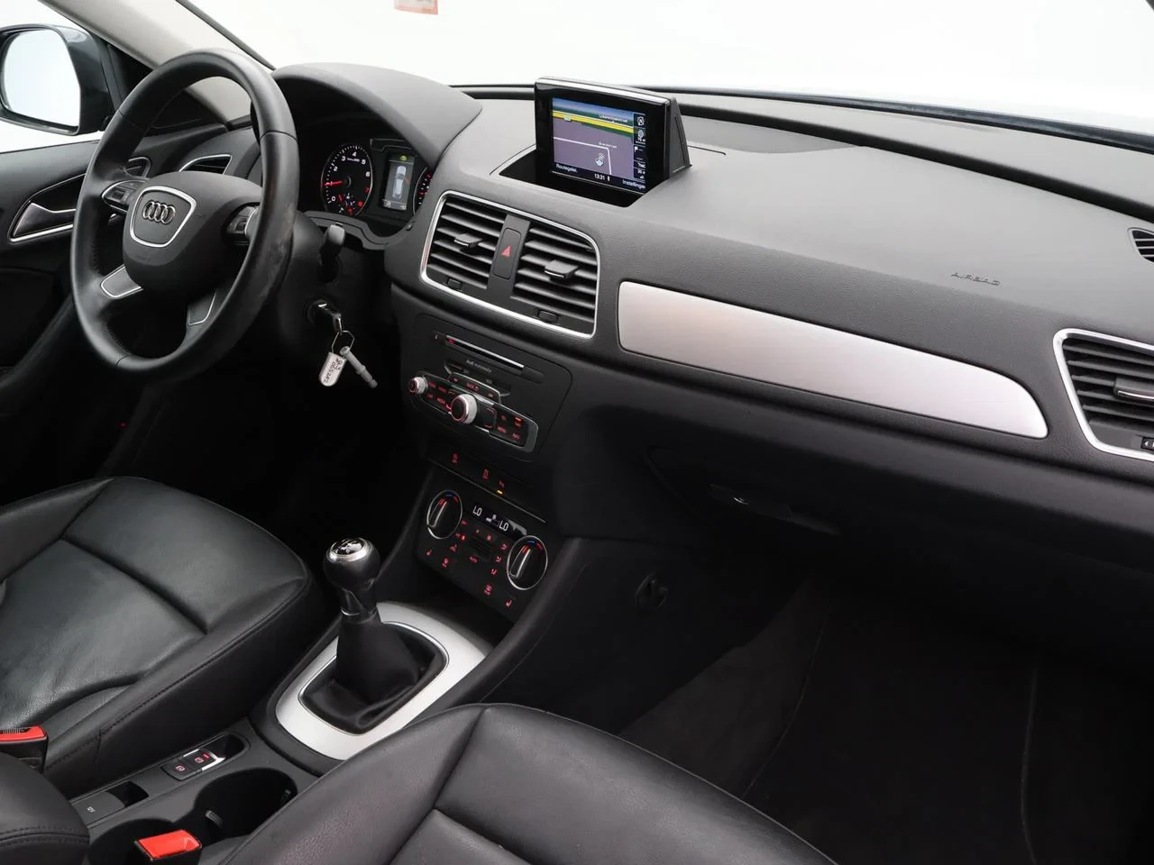 Audi Q3 Audi Q3 1.4TFSI 125PK *LEDER*CRUISE CONTROL*NAVI*CD SPELER*BLTH*PDC*AIRCO*ZETELVERWARMING*...*