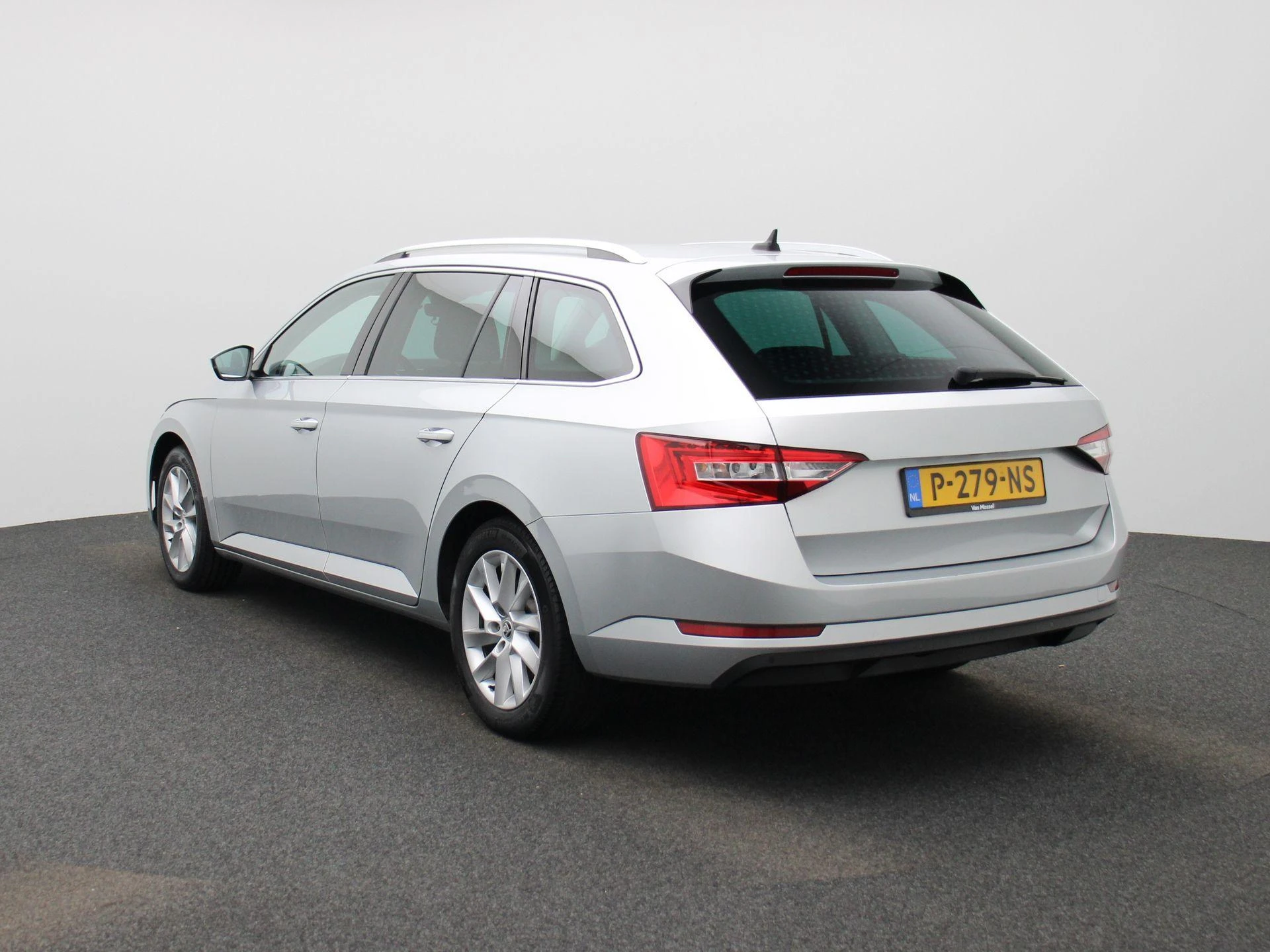 Škoda-Superb-image-1