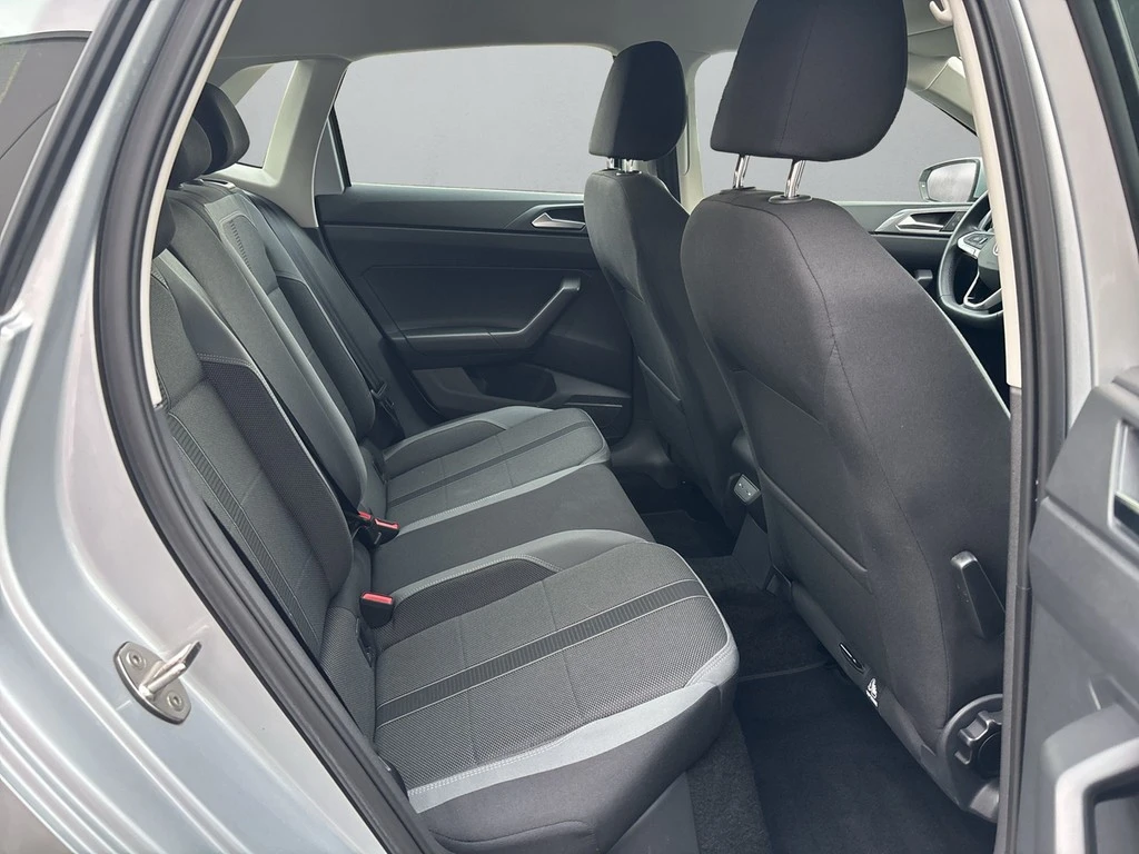 Volkswagen-Polo-image-11