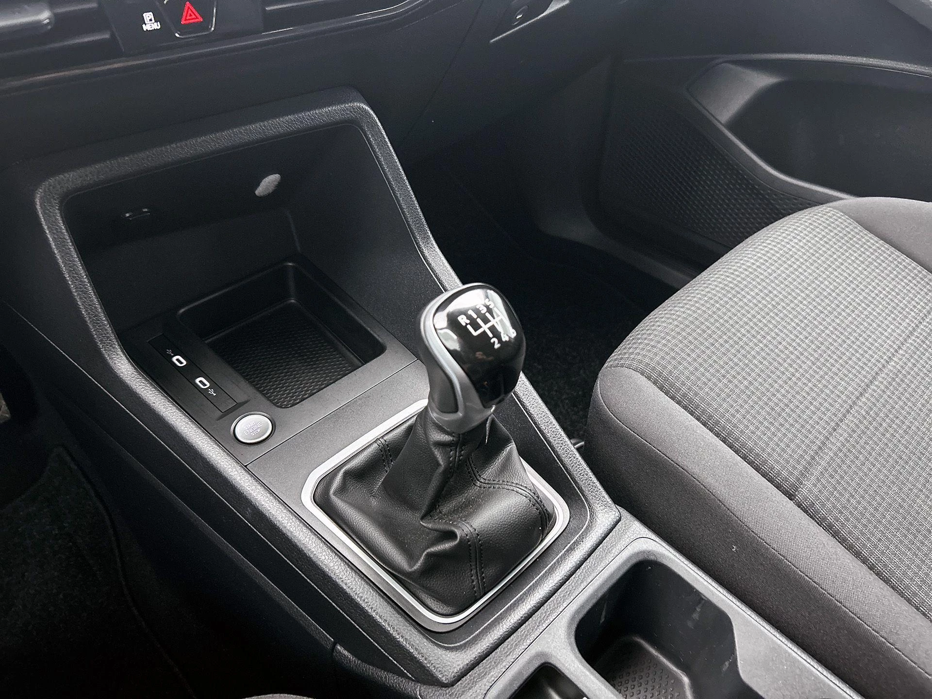 Volkswagen-Caddy-image-15