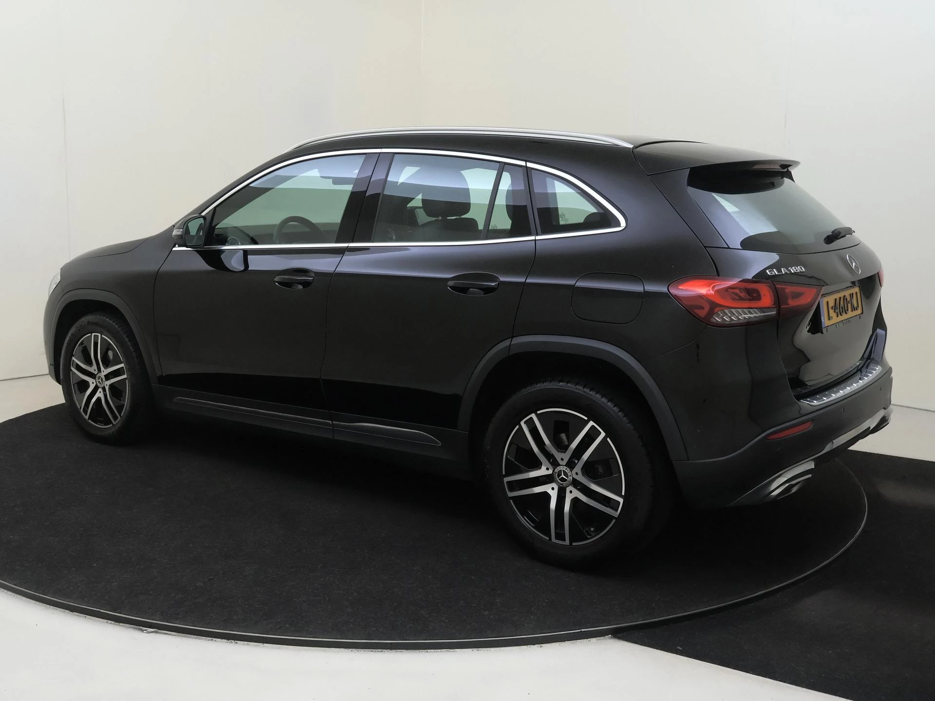 Mercedes-Benz GLA 180 Business Solution Luxury
