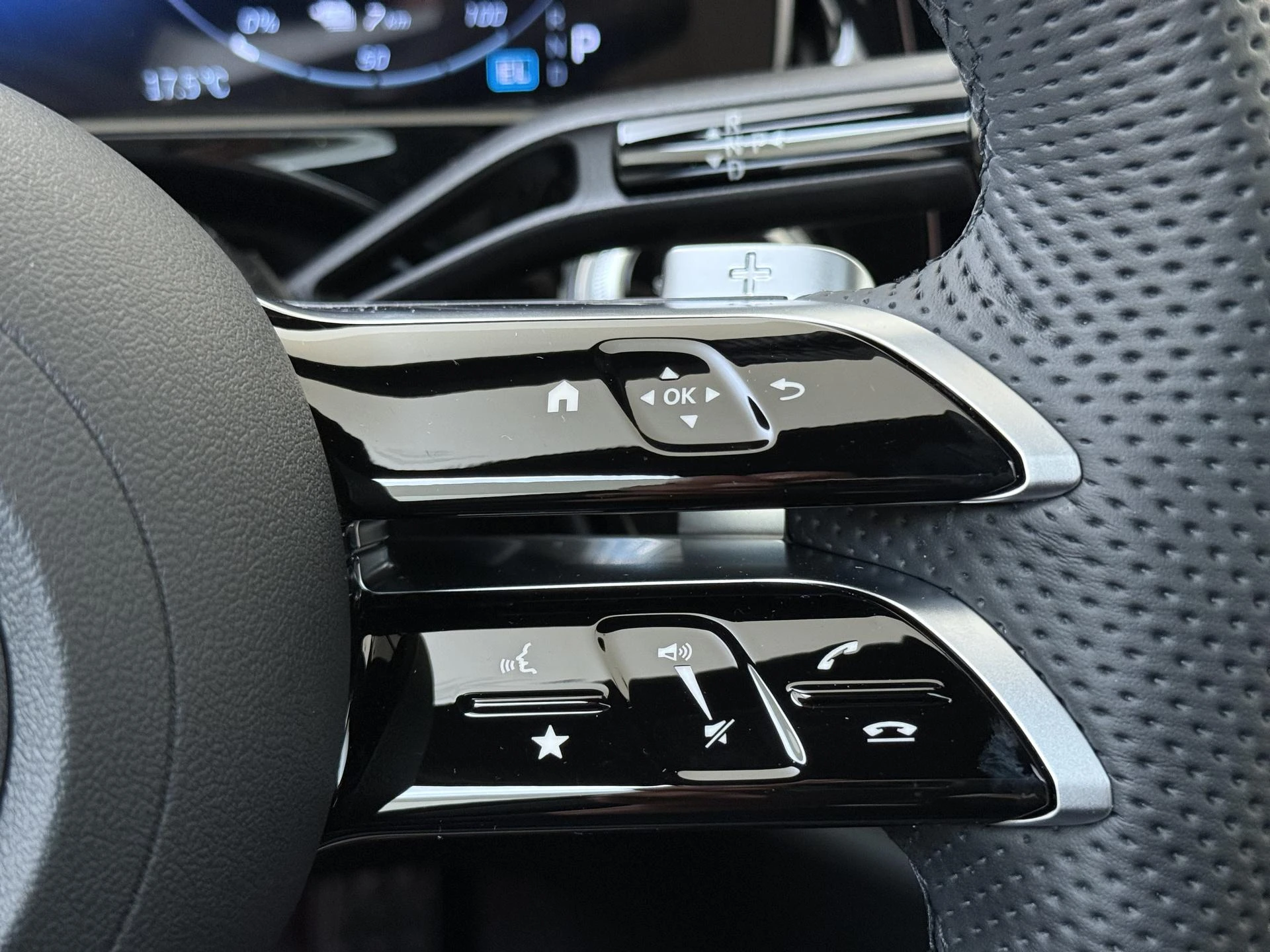 Mercedes-Benz-E-Klasse-image-12