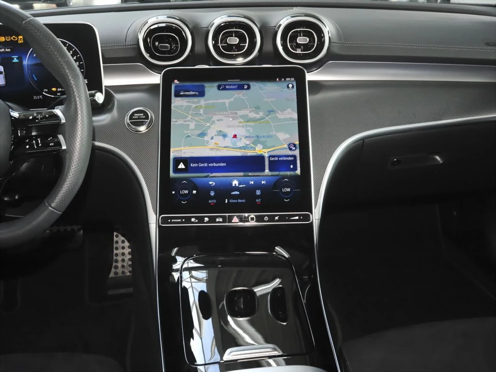 Mercedes-Benz-C-Klasse 300-image-9