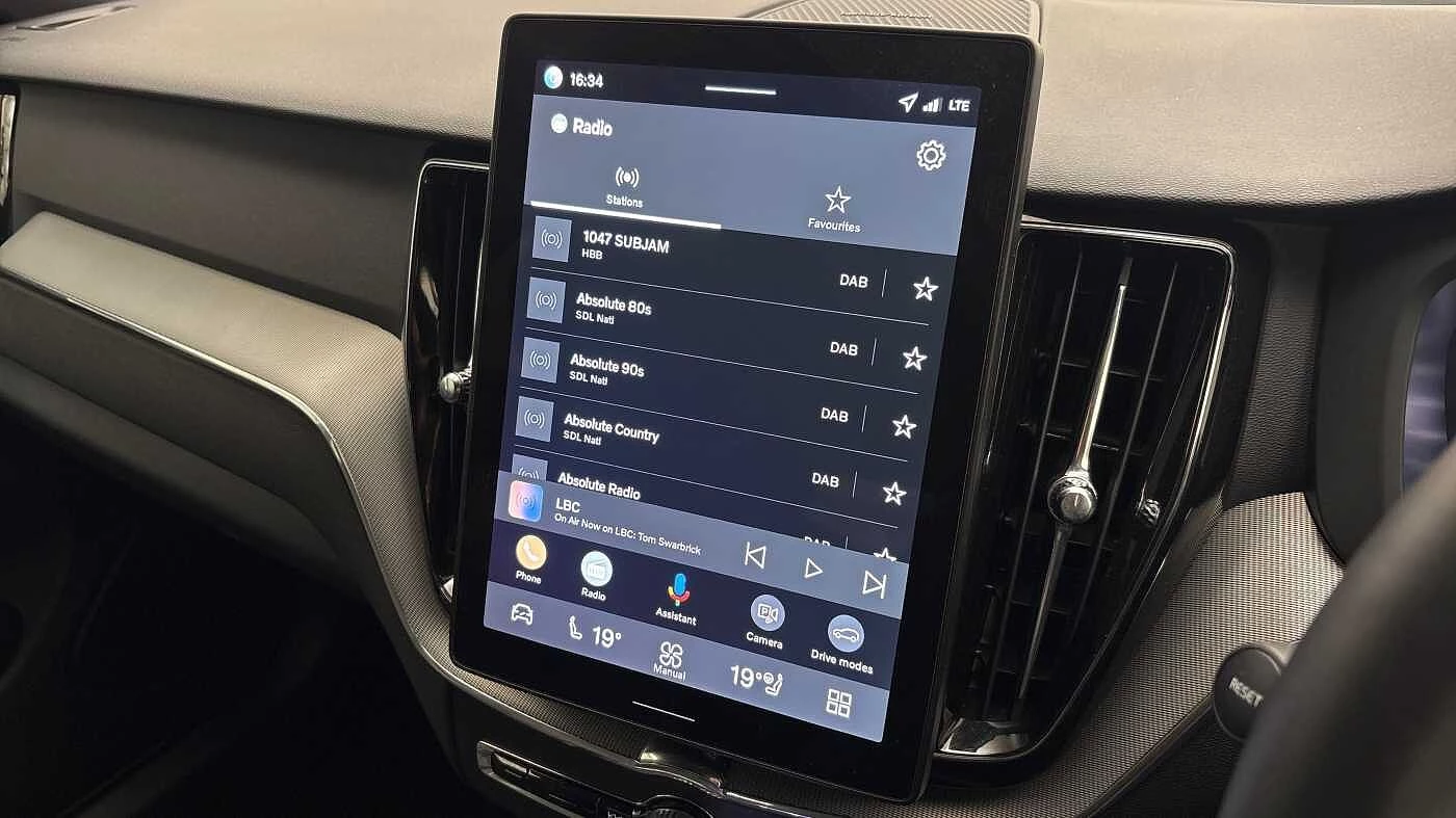 Volvo XC60 T6 AWD PHEV Recharge Black Edition Plus