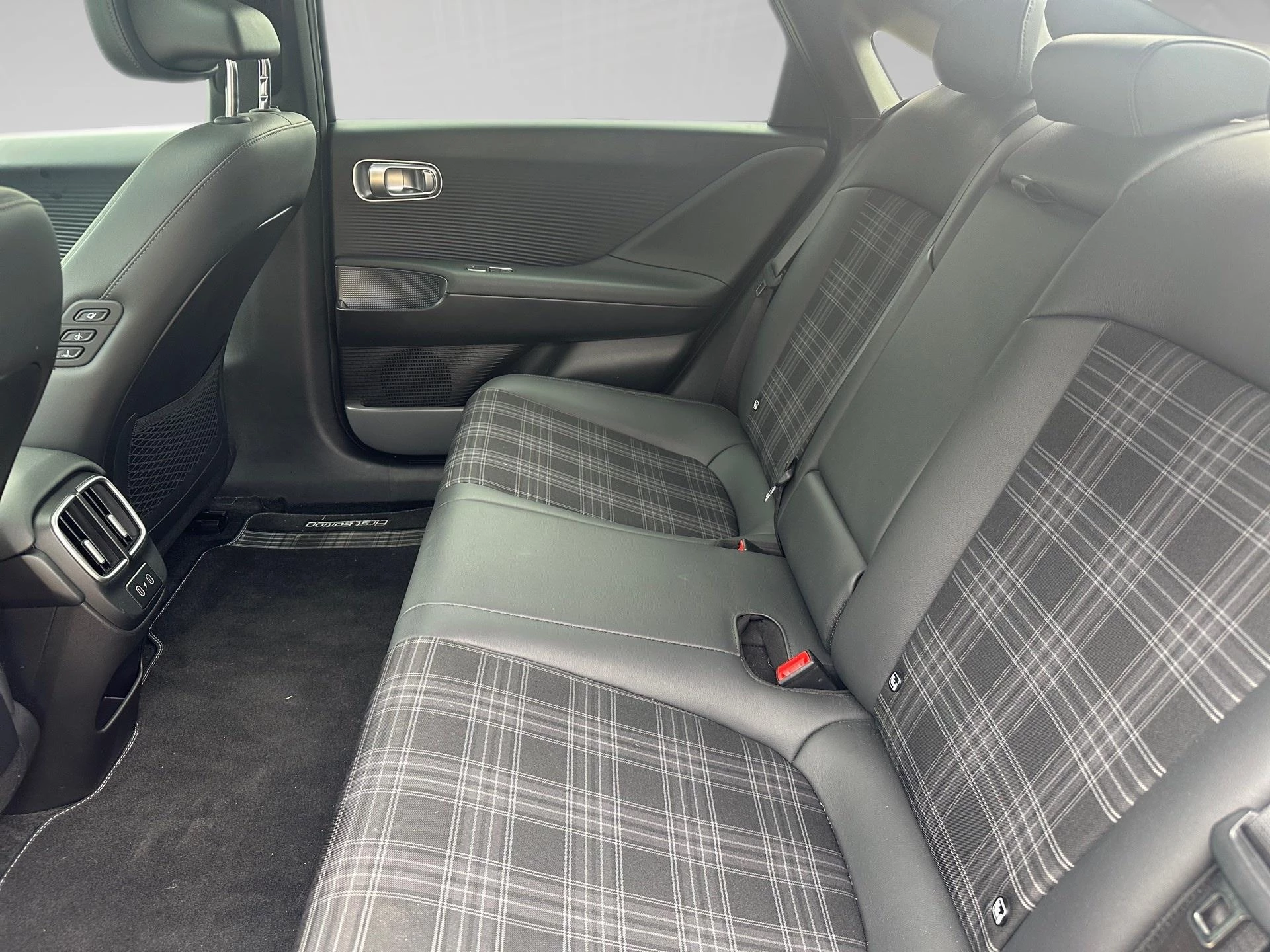 Hyundai-IONIQ 6-image-17