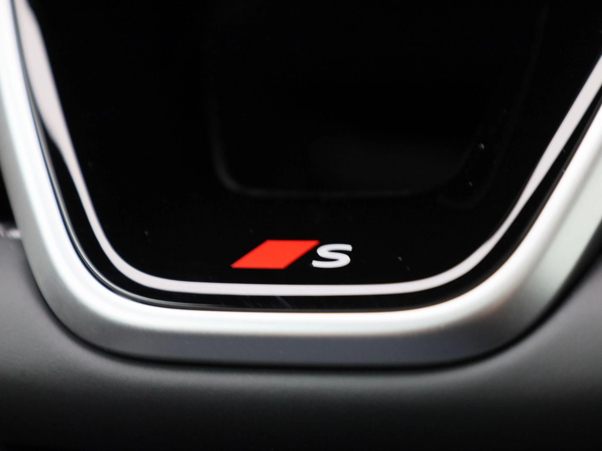 Audi A6 Avant 2.0 e-hybrid quattro S edition 299 PK