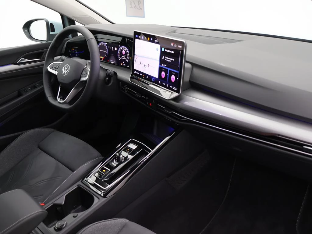 Volkswagen Golf VIII Golf Style Business 1.5 eTSI 150pk AUTOMAAT *DEMO*