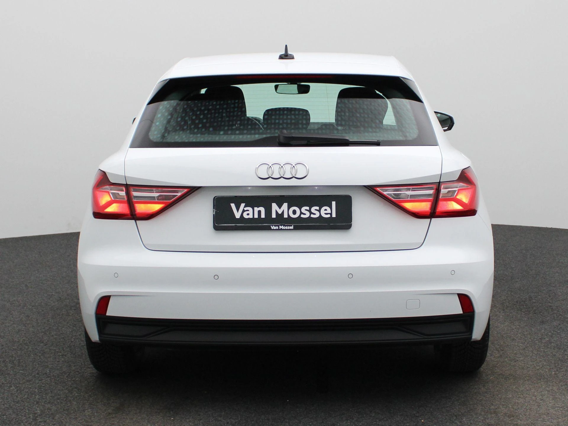 Audi-A1 Sportback-image-4