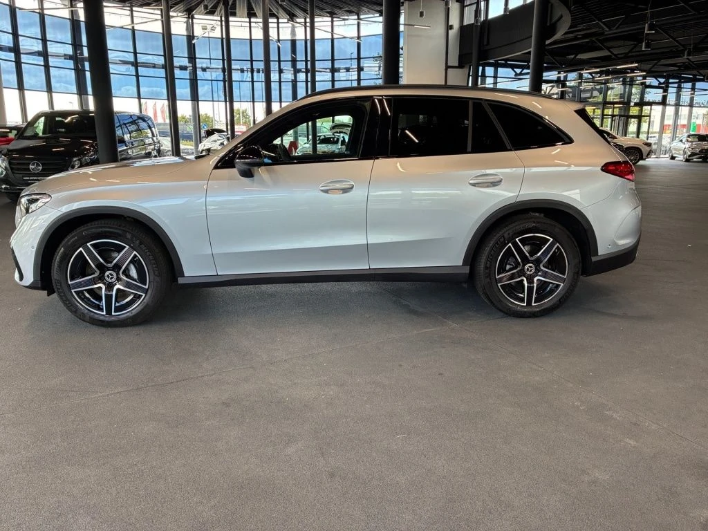 Mercedes-Benz-GLC 300 d-image-21