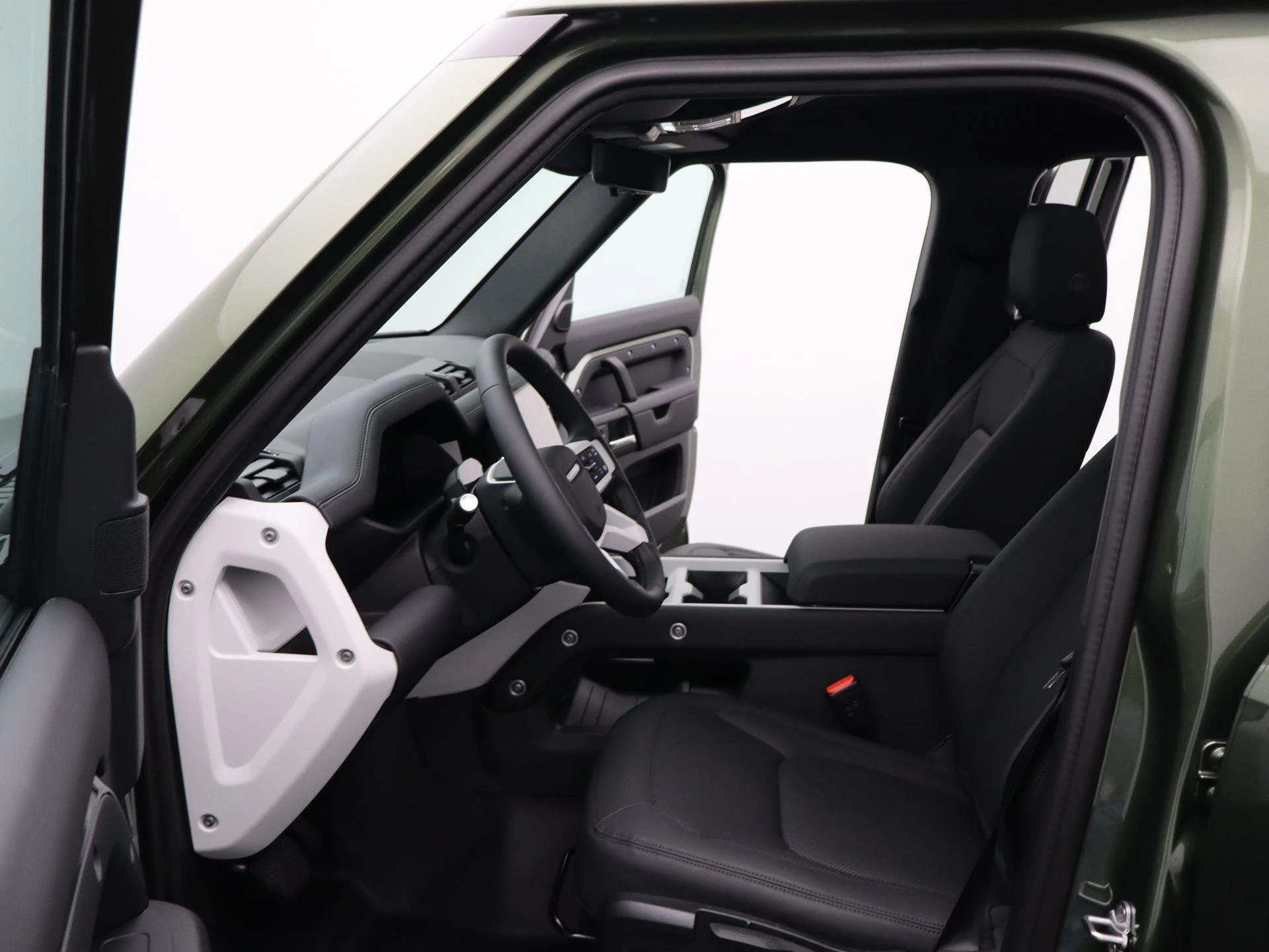 Land Rover-Defender-image-10