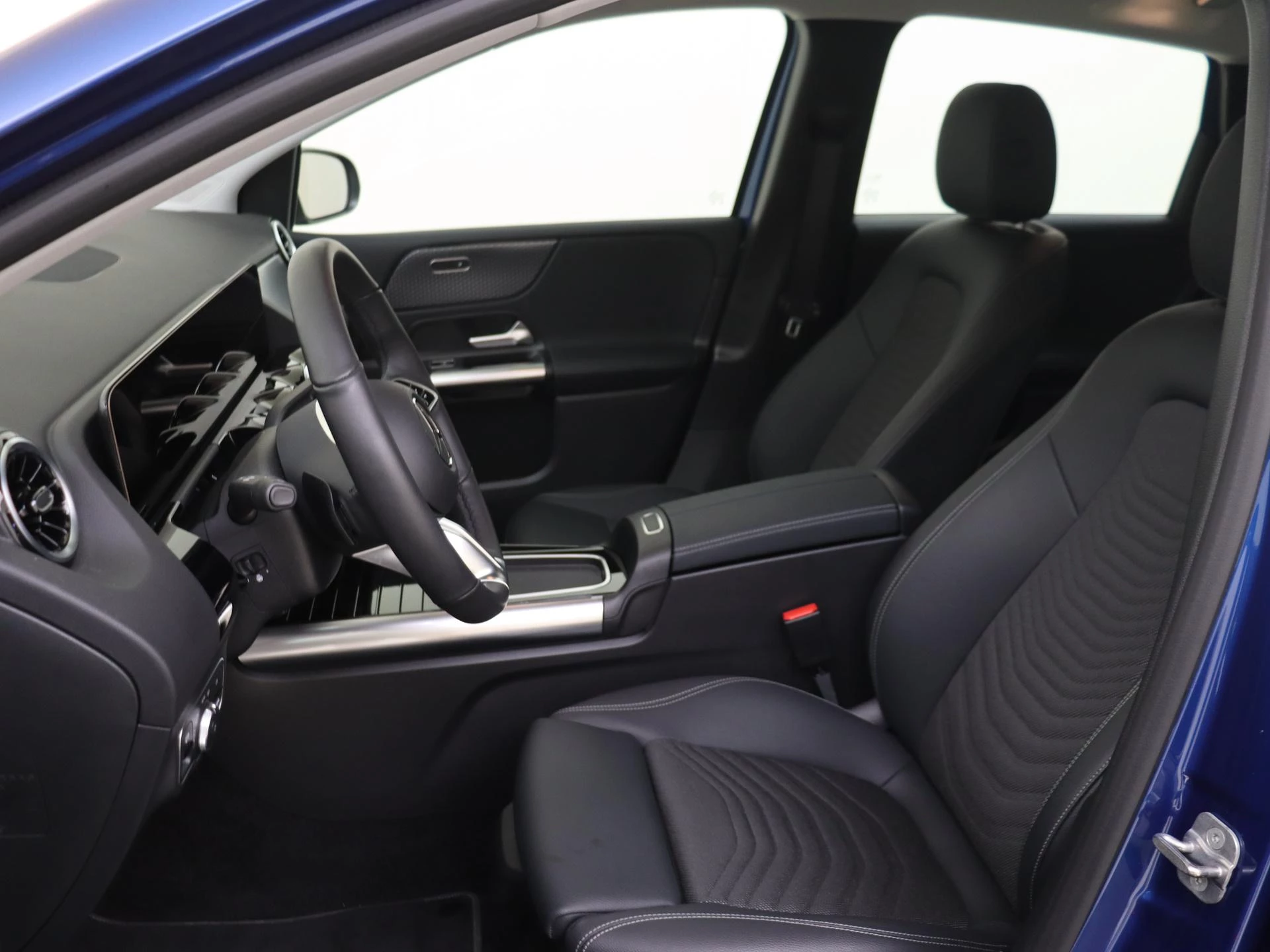 Mercedes-Benz-B-Klasse-image-13