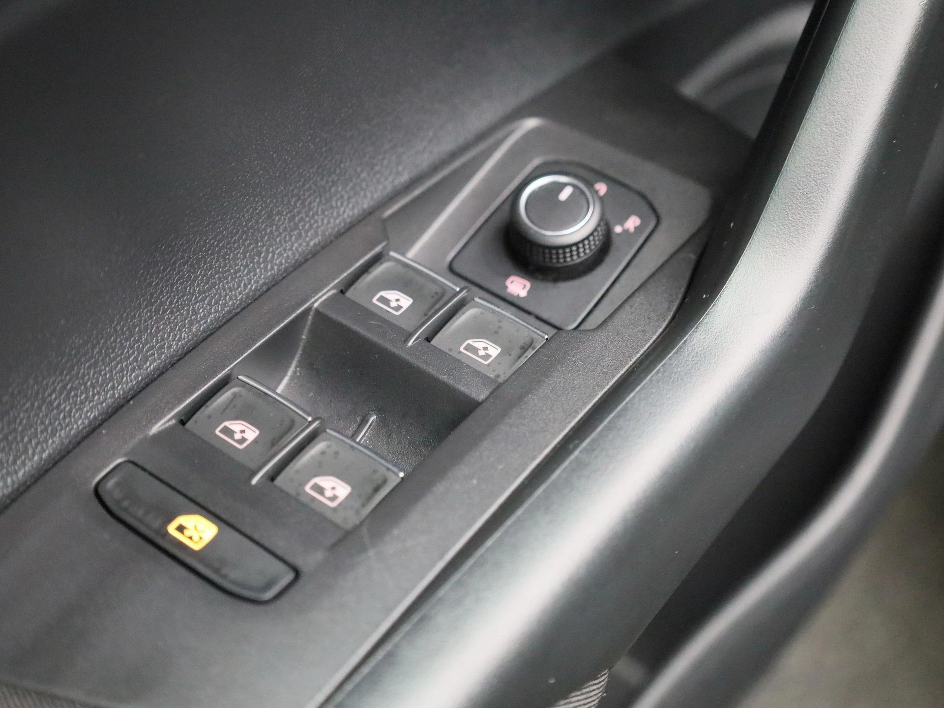 Volkswagen-Polo-image-26