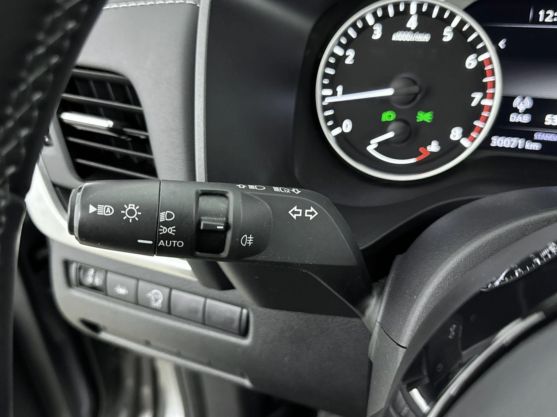 Nissan-QASHQAI-image-19