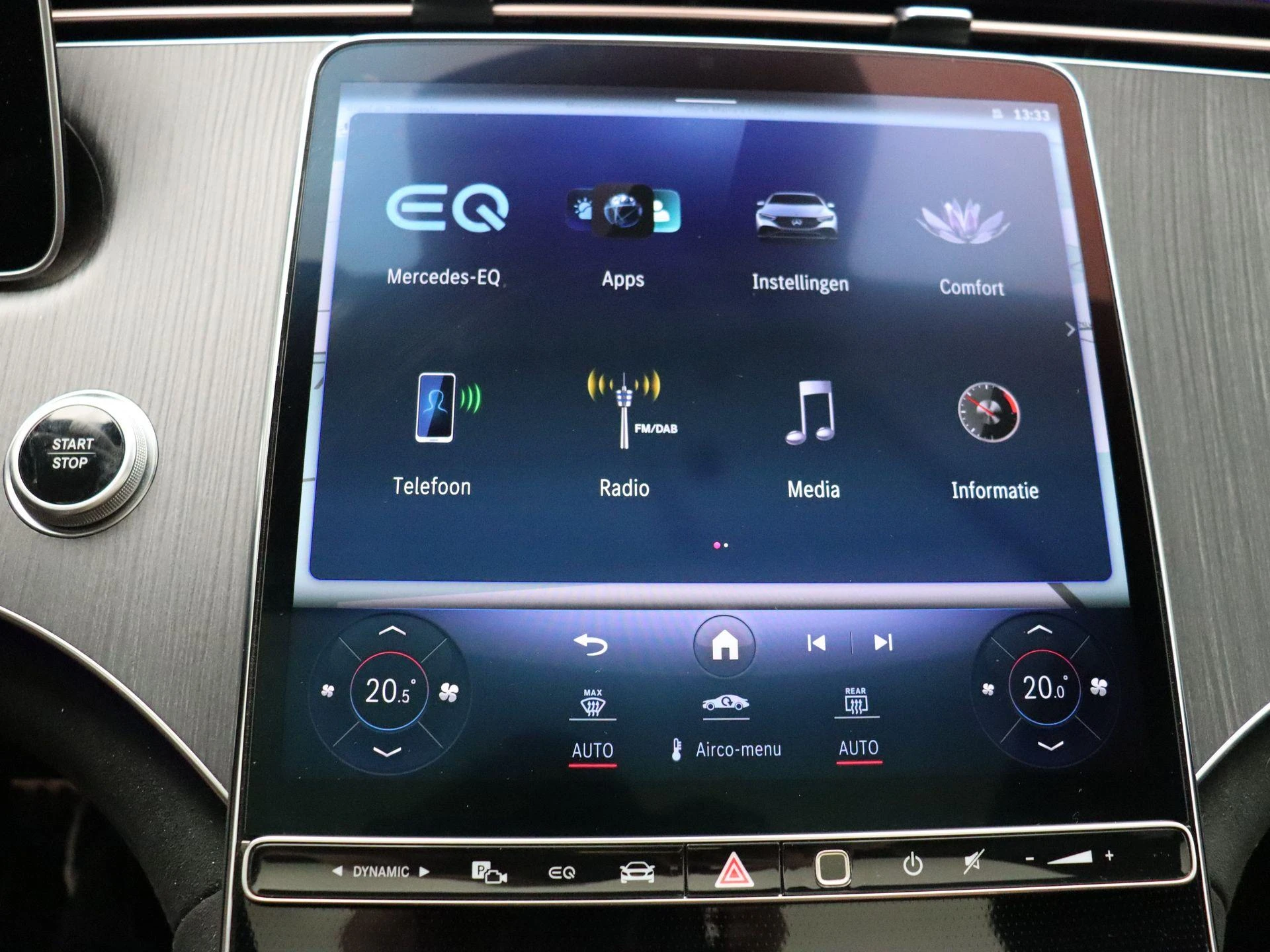 Mercedes-Benz-EQE-image-23