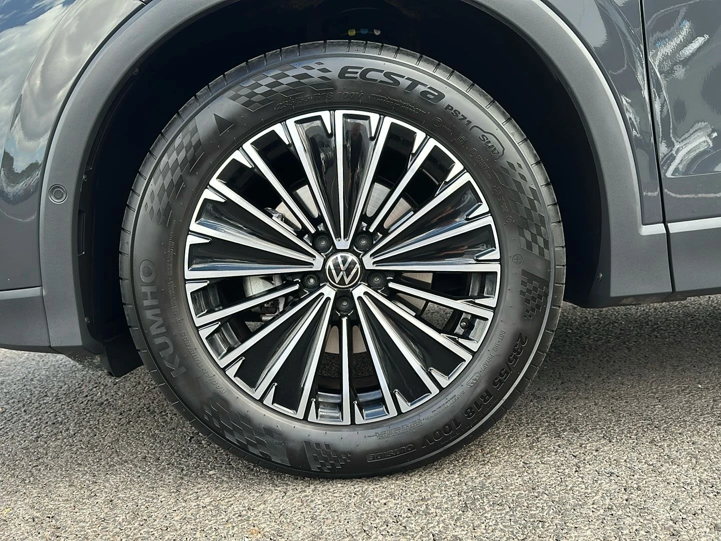 Volkswagen-Tiguan-image-7