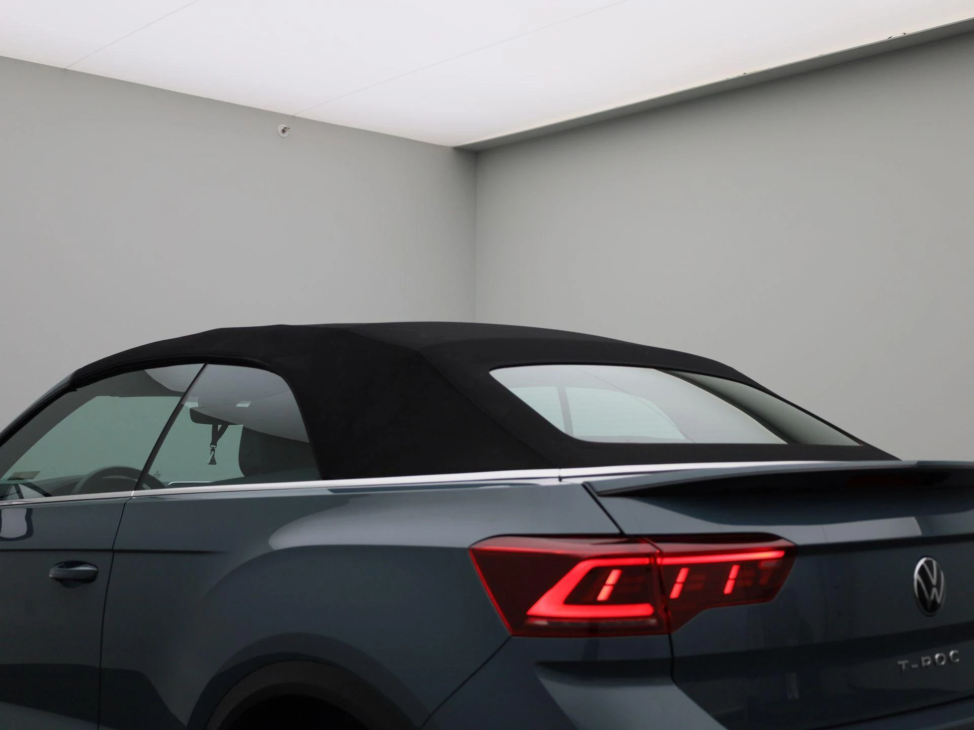 Volkswagen-T-Roc-image-14