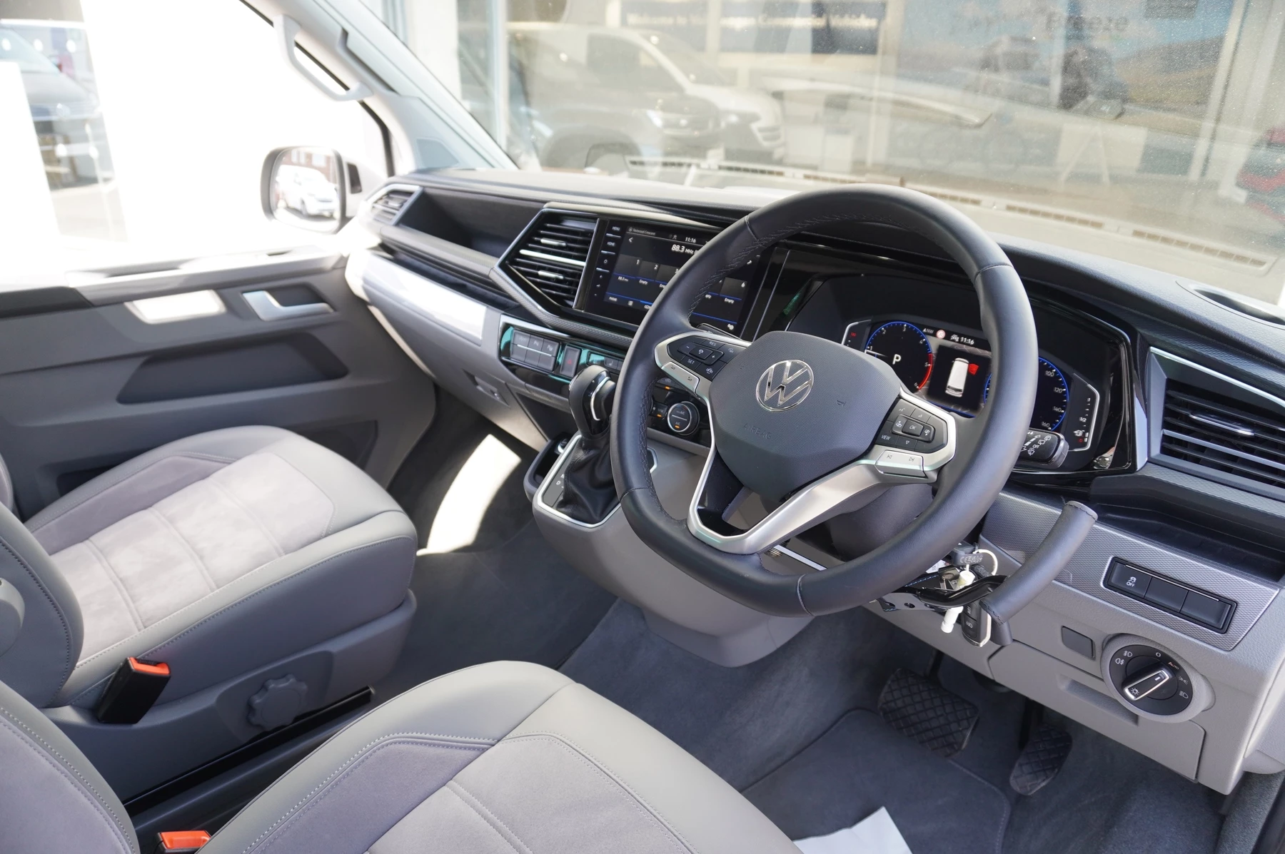 Volkswagen-California-image-5