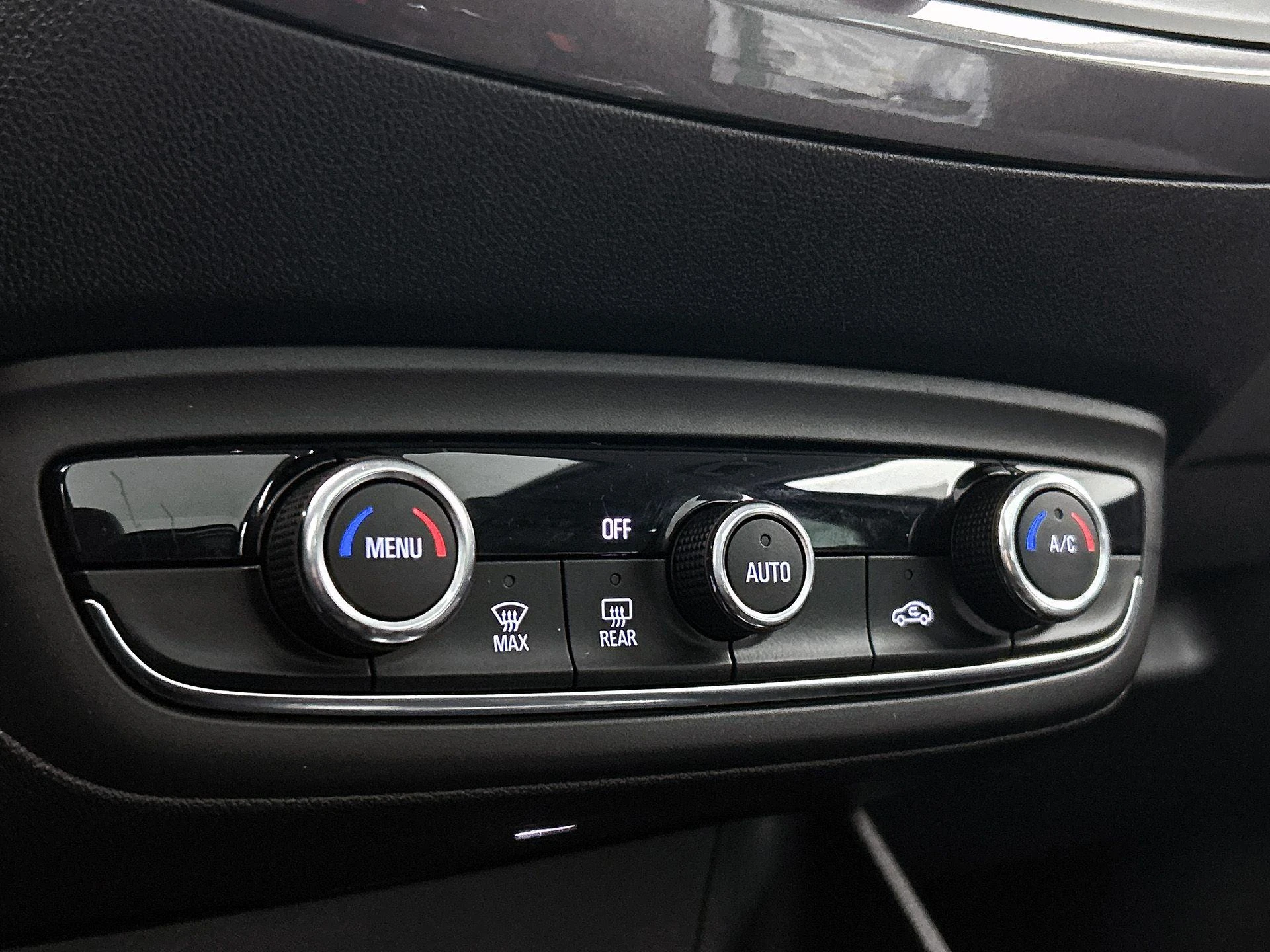 Opel-Crossland X-image-23