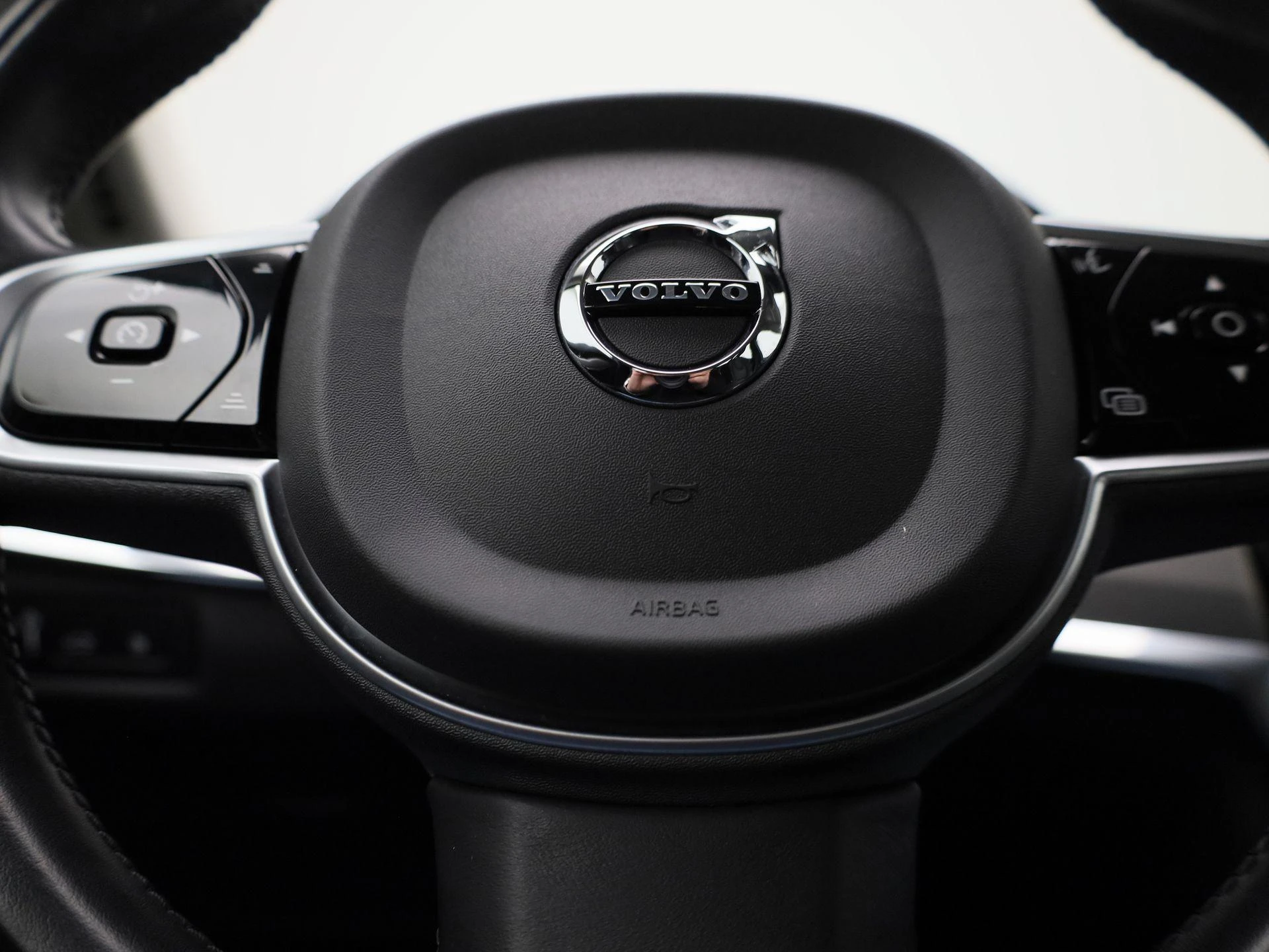 Volvo-V90-image-28