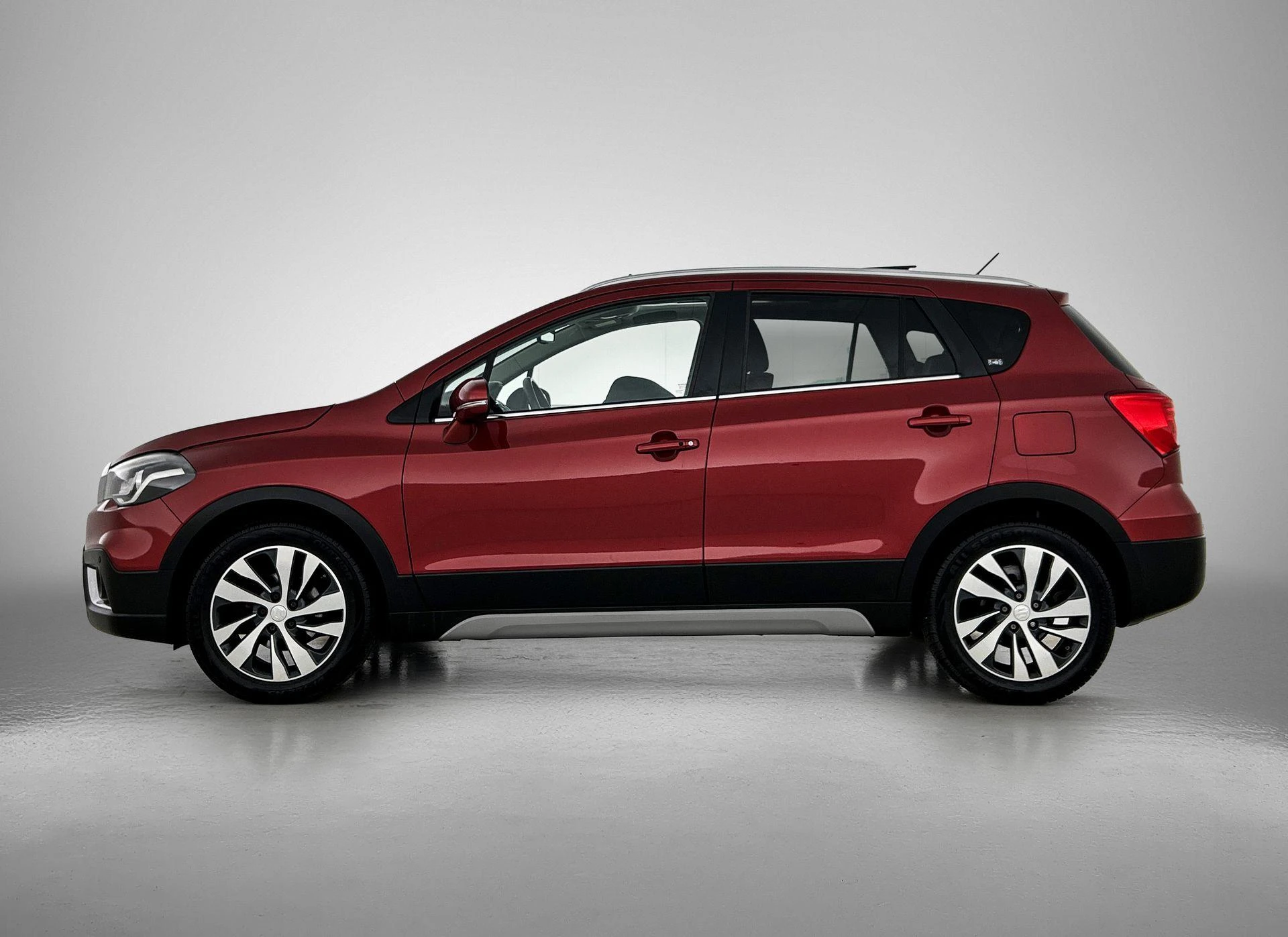 Suzuki-S-Cross-image-1