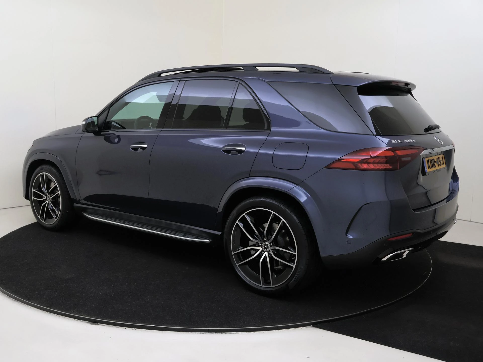 Mercedes-Benz-GLE-image-4
