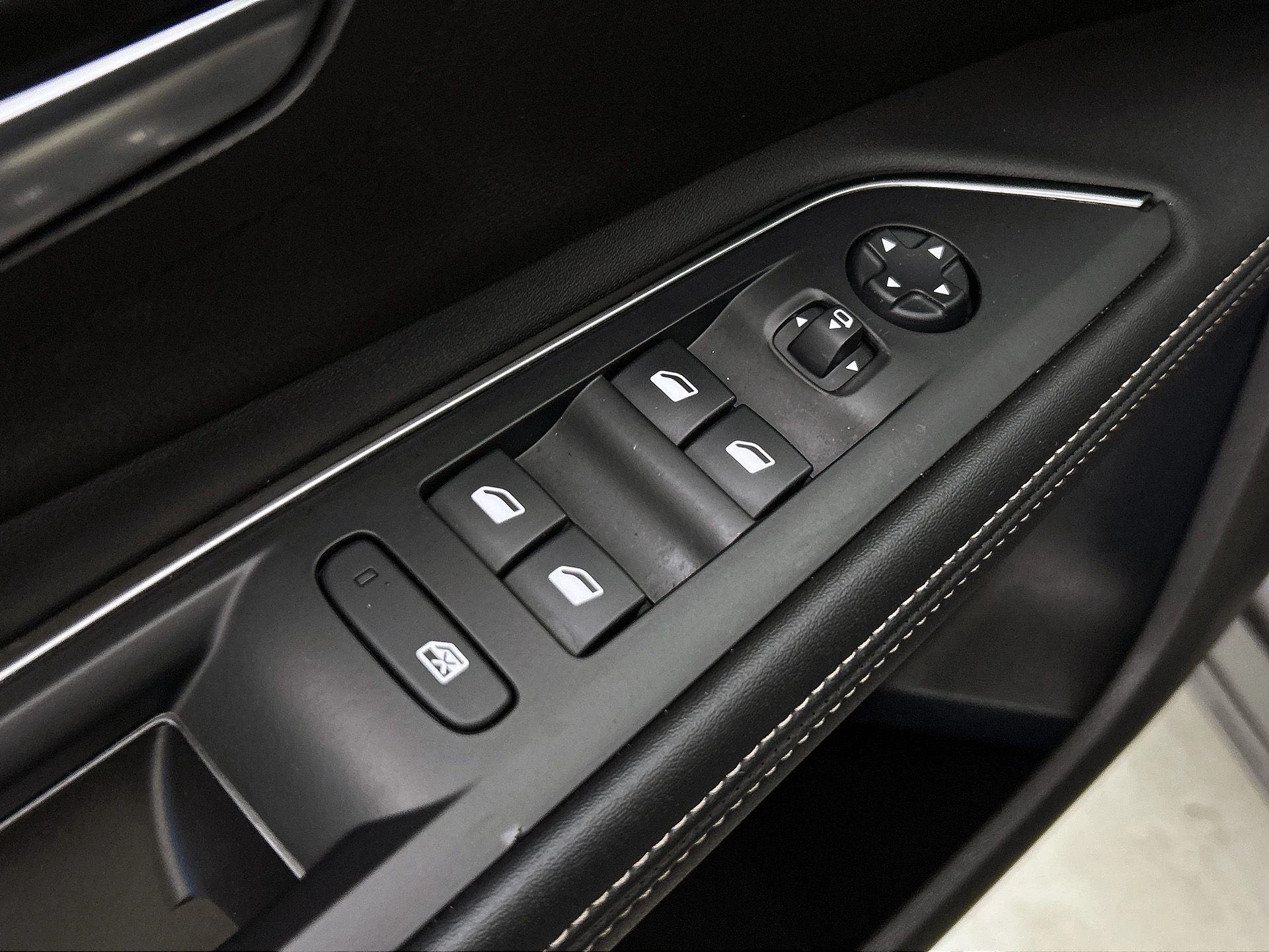 Peugeot-5008-image-27