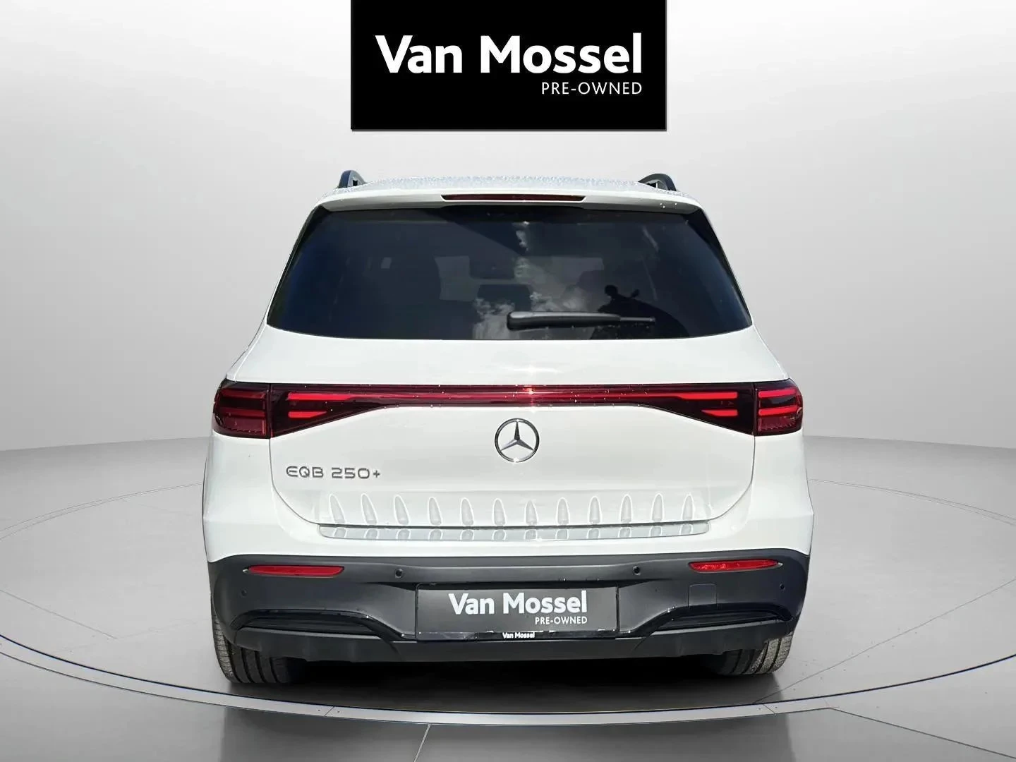 Mercedes-Benz-EQB-image-5