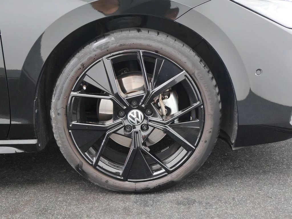 Volkswagen-Passat-image-10