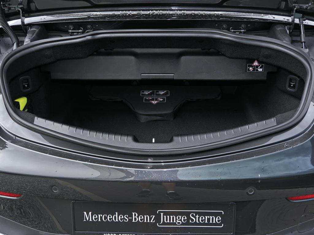 Mercedes-Benz-CLE 200-image-13