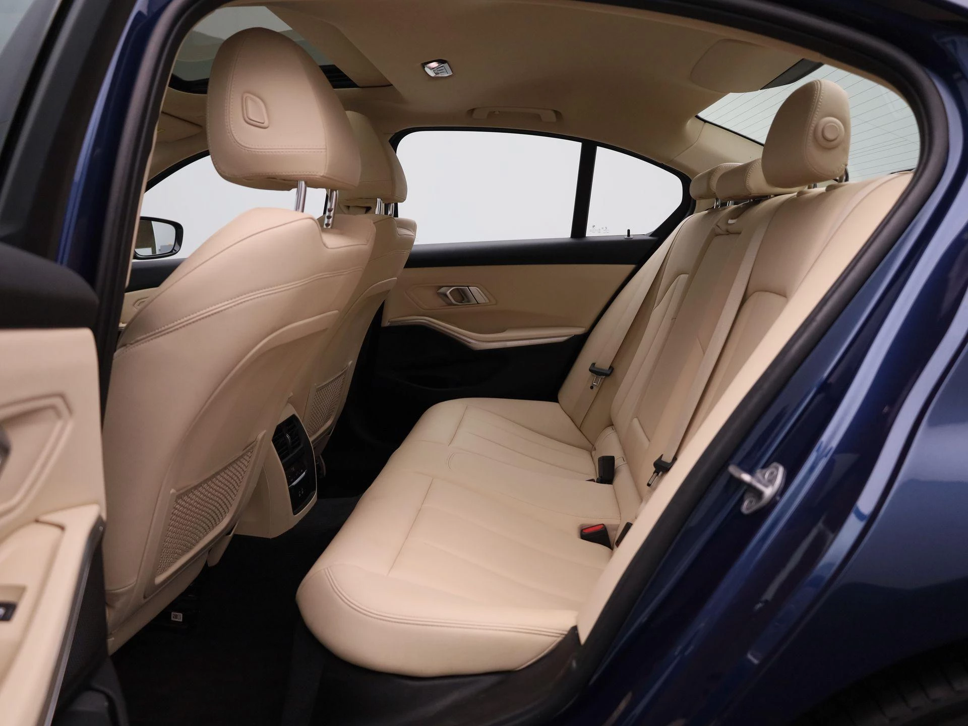 BMW-3 Serie-image-12