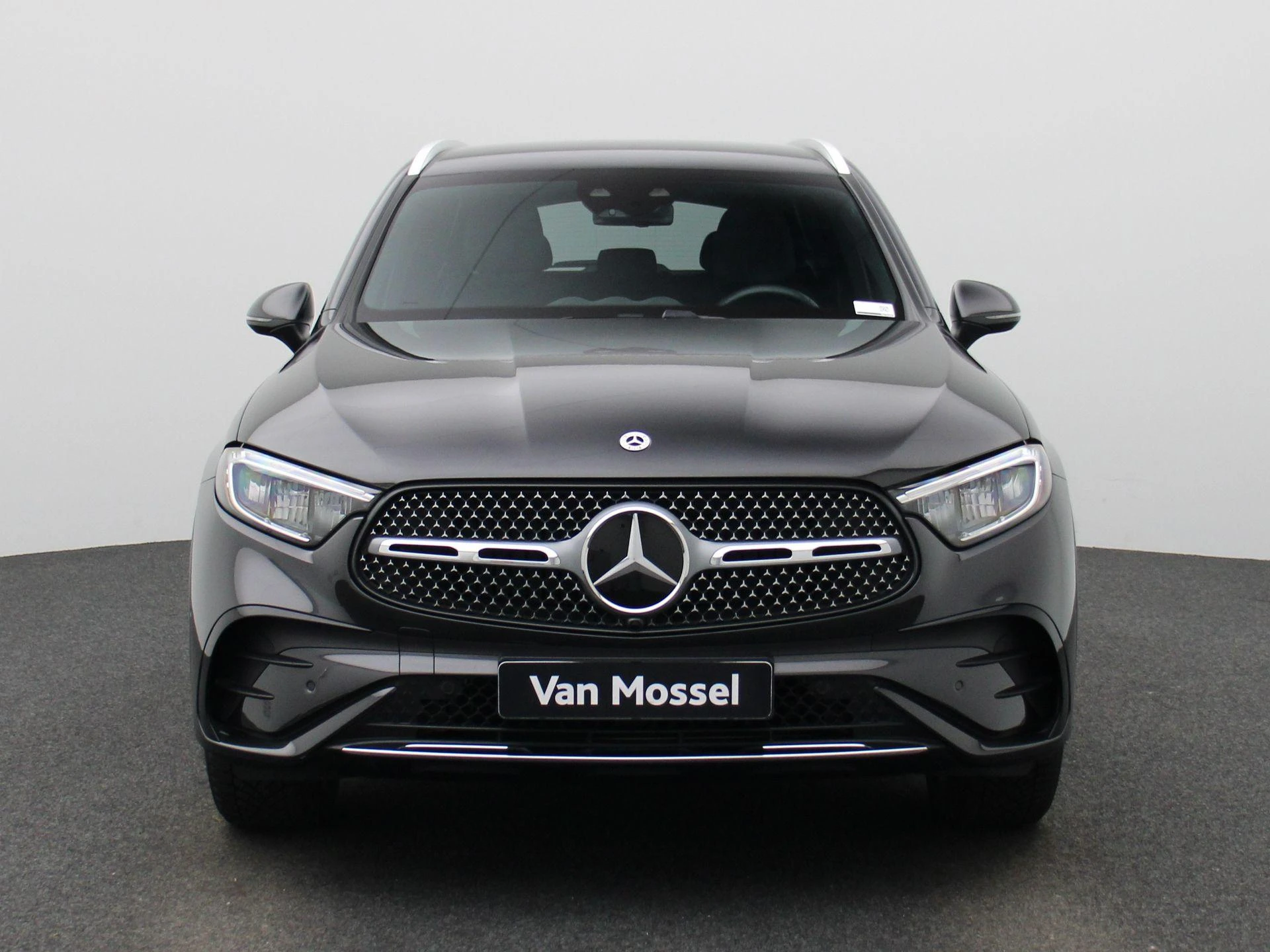 Mercedes-Benz-GLC-image-2