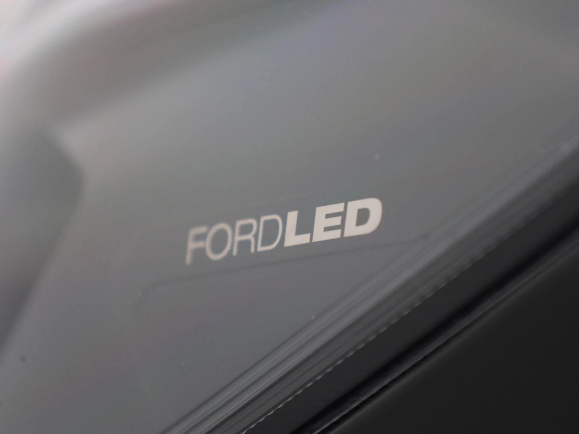 Ford Transit Custom 340 2.5 PHEV L2H1 Limited