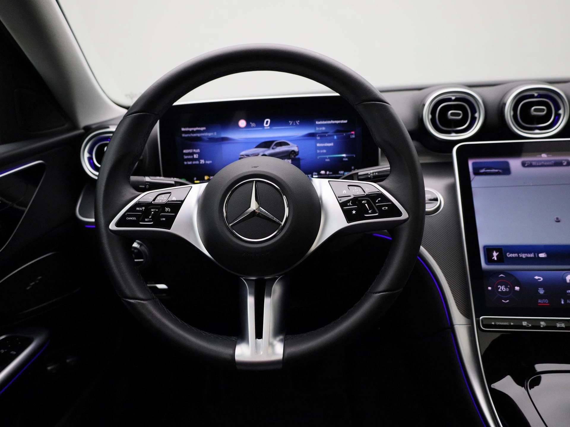 Mercedes-Benz-C-Klasse-image-6